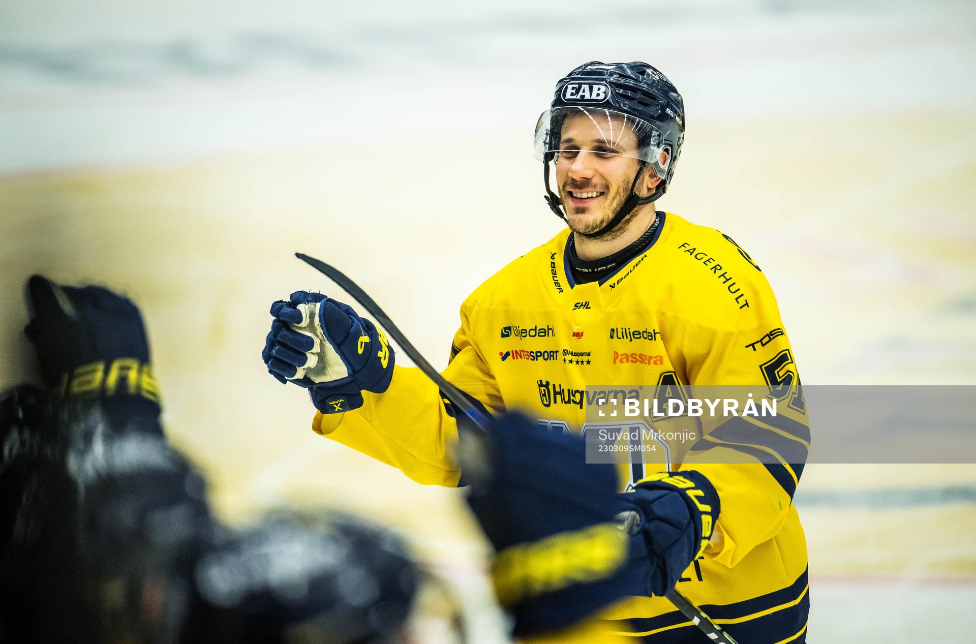 HV71s Andy Miele jublar