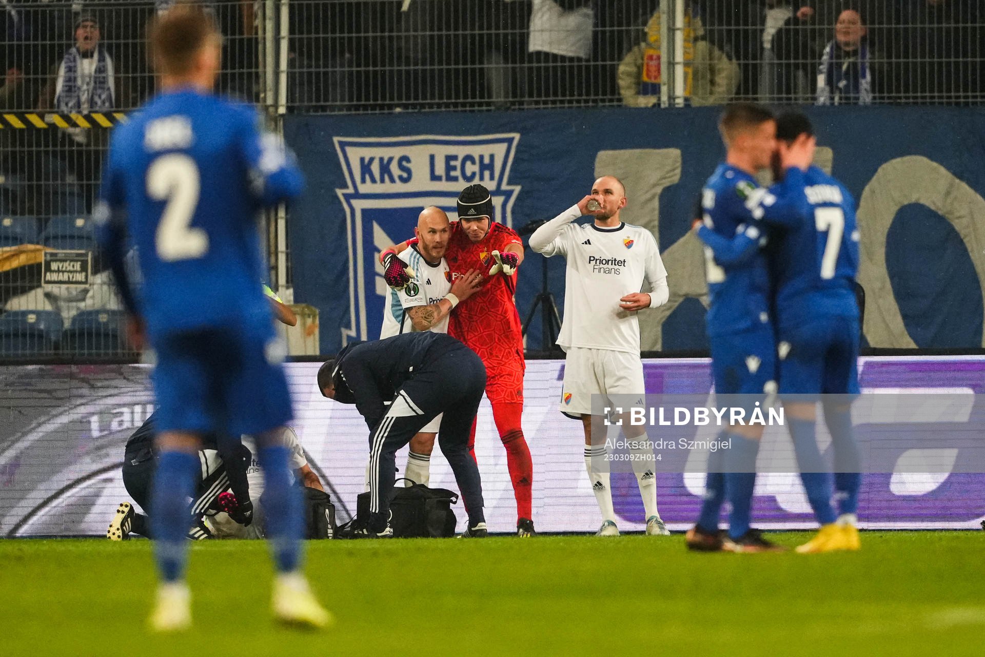 Magnus Eriksson, goalkeeper Jacob Widell Zetterström and
