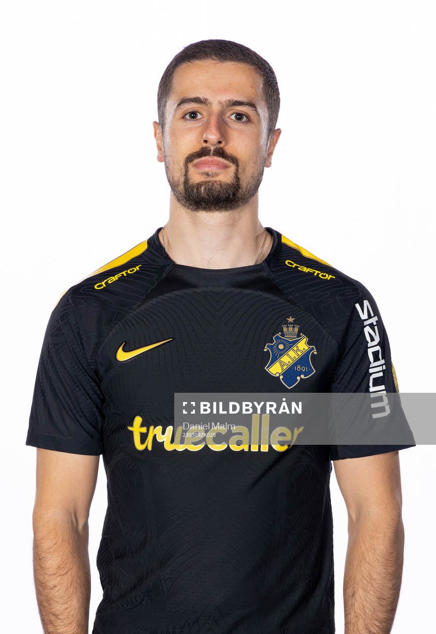 s Zachary Elbouzedi