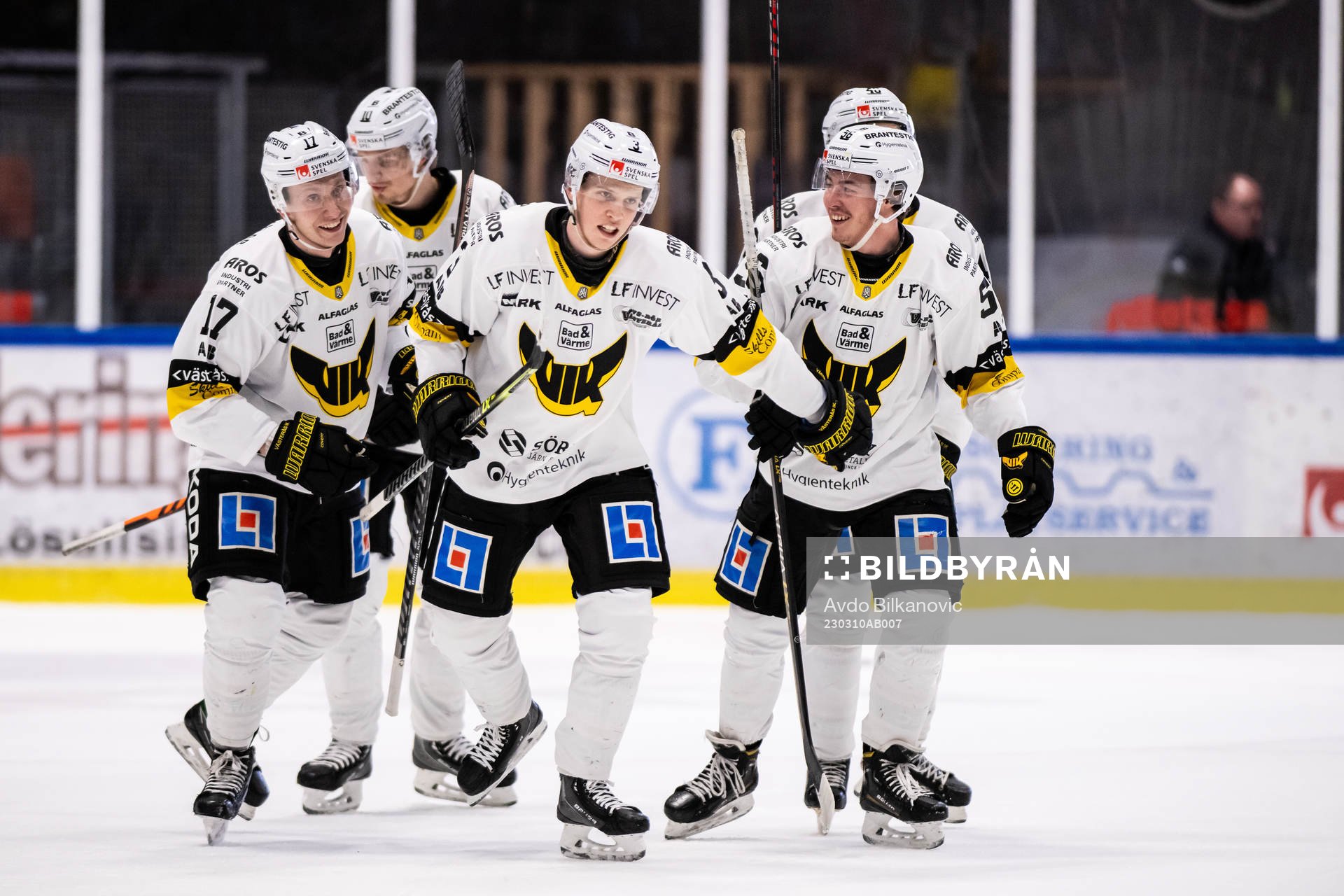 Västerås Ludvig Östman jublar med lagkamrater