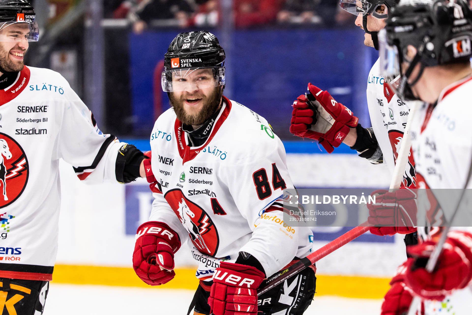 Vita Hästens Jimmy Andersson jublar