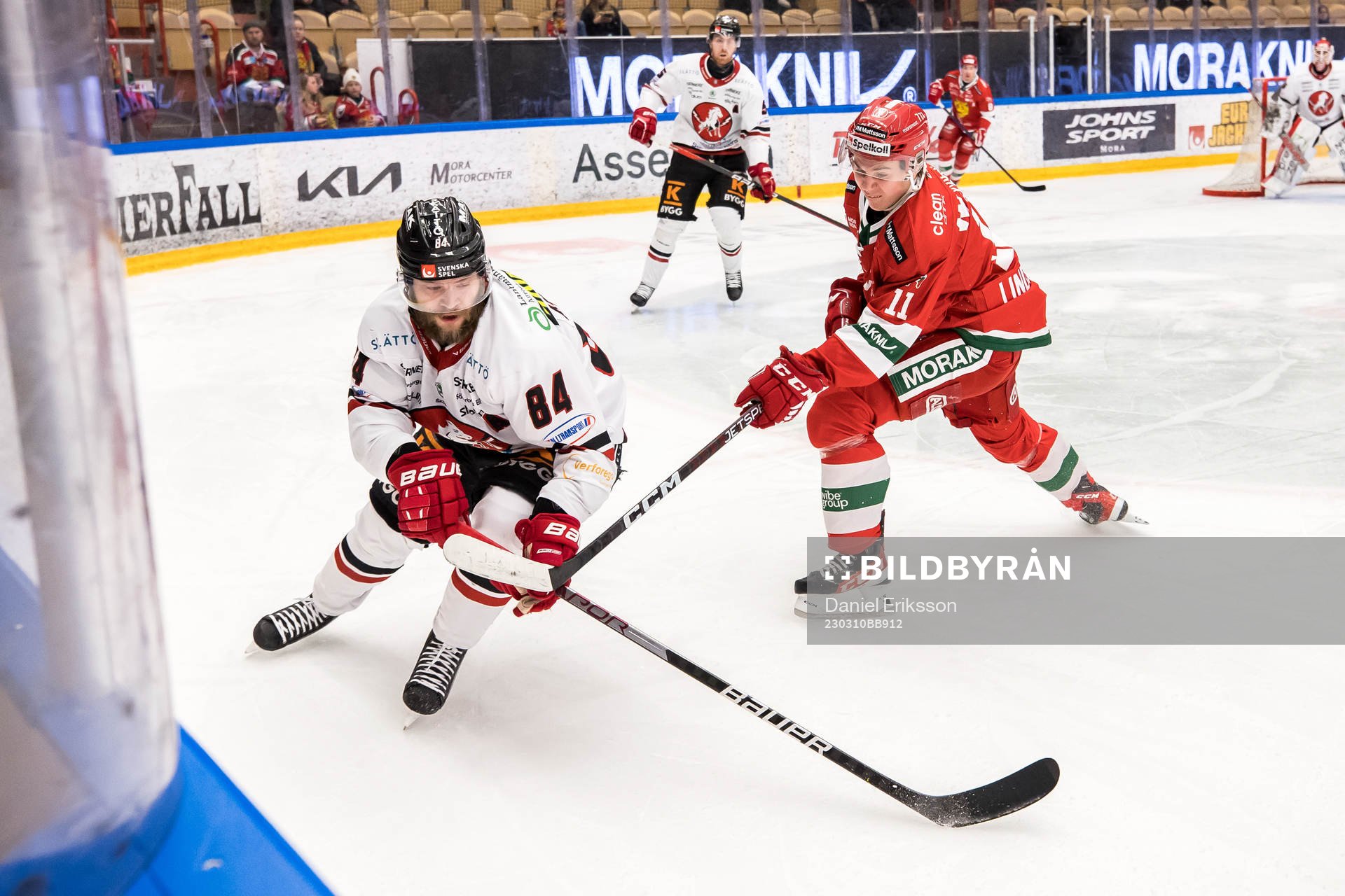 Vita Hästens Jimmy Andersson och Moras William Lindgren