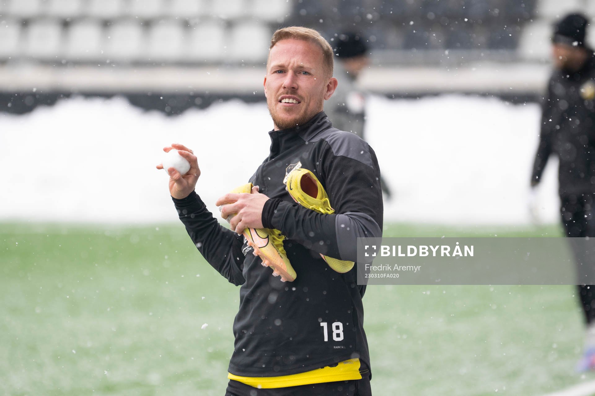 Mikkel Rygaard Jensen med en snöboll