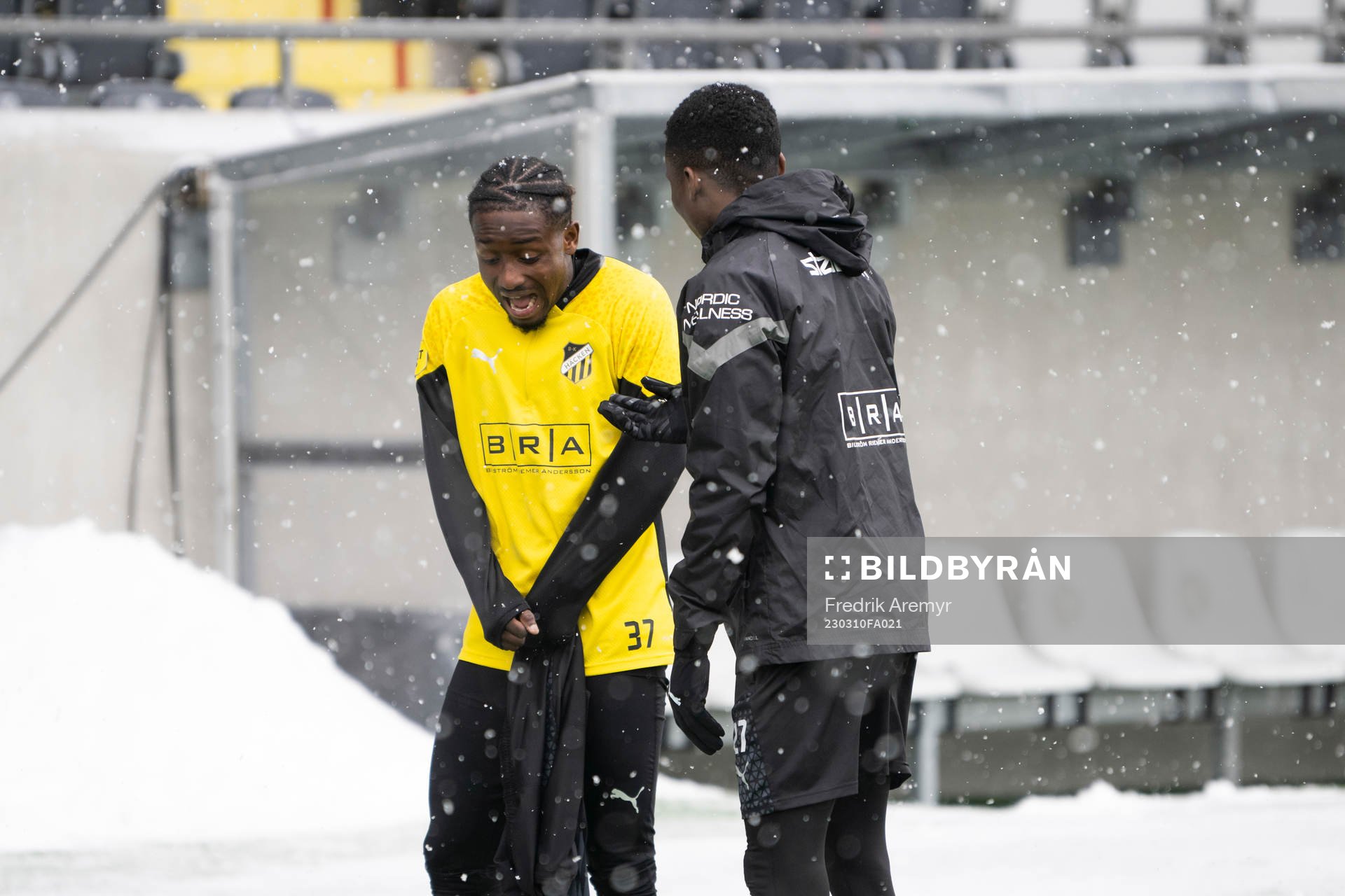 Ibrahim Sadiq och Akoua Romeo Amane fryser
