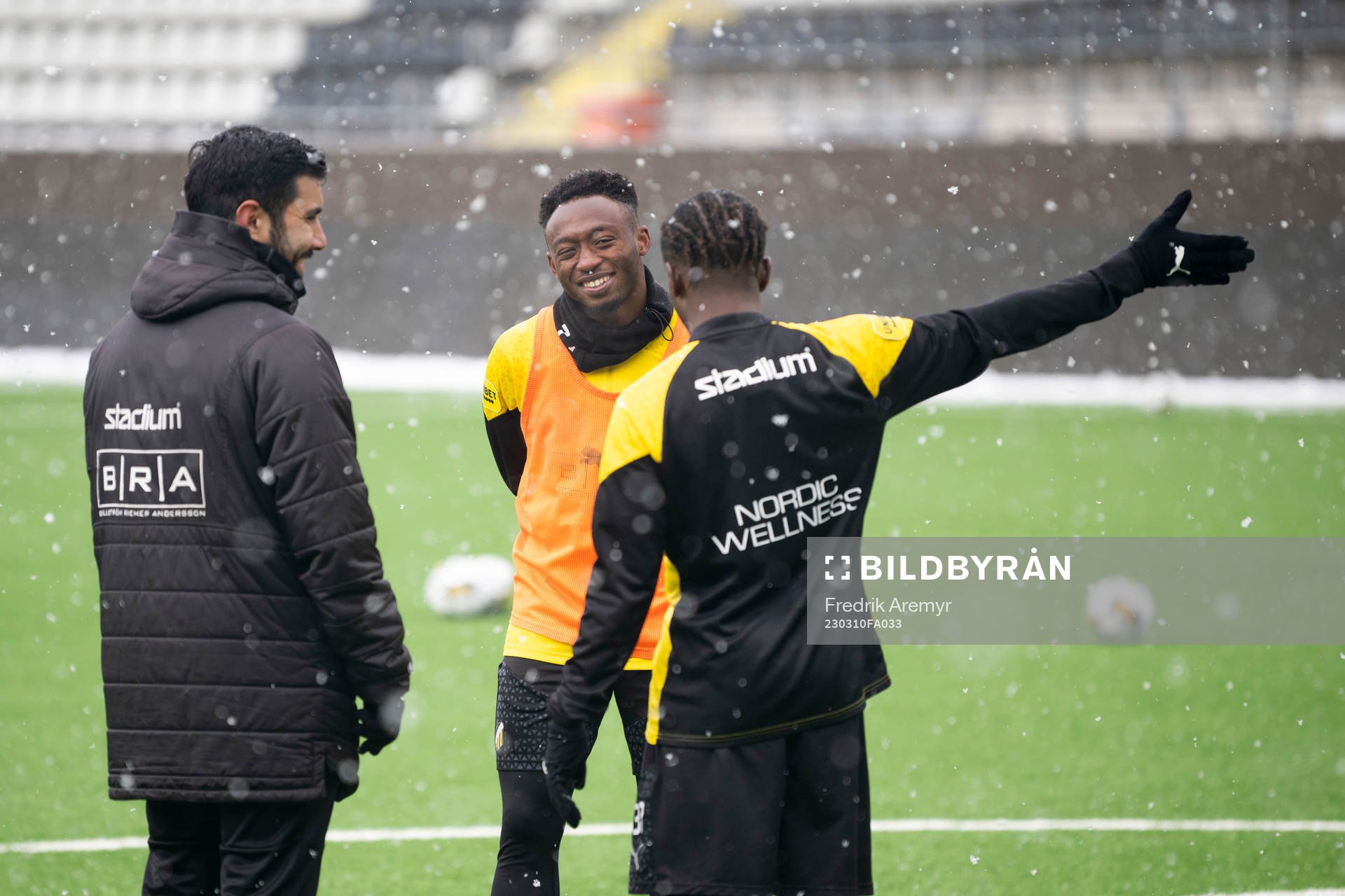 fystränare Jordi Gonzalez, Benie Adama Traore och Ibrahim