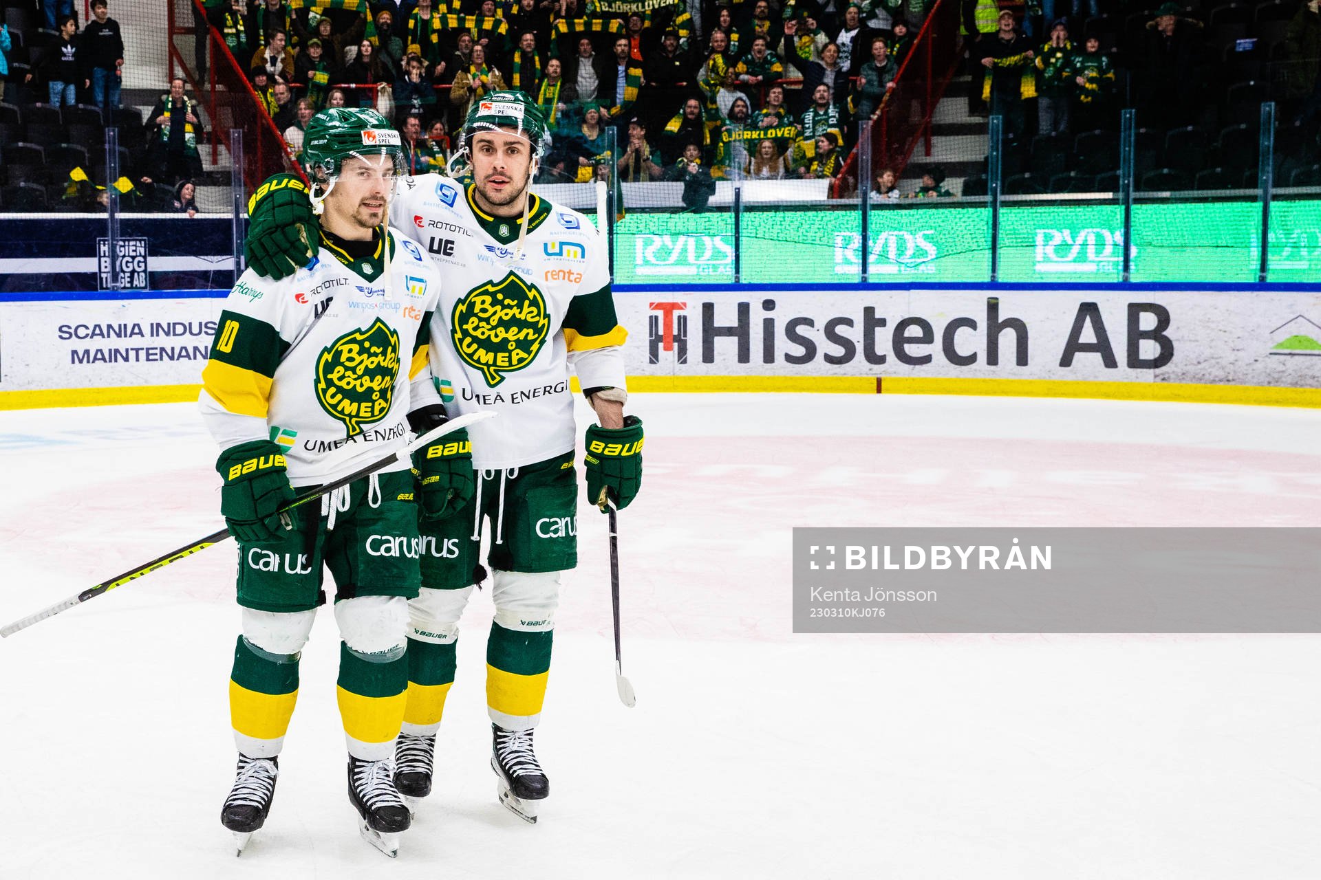Björklövens Gerry Fitzgerald och Maxime Fortier jublar