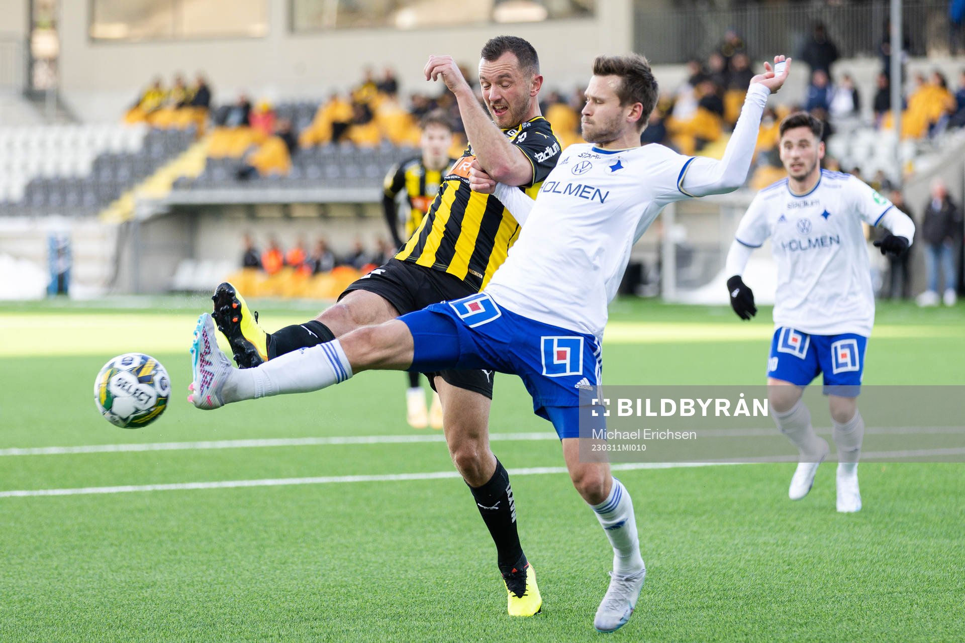 Häckens Even Hovland och IFK Norrköpings Arnor Traustason