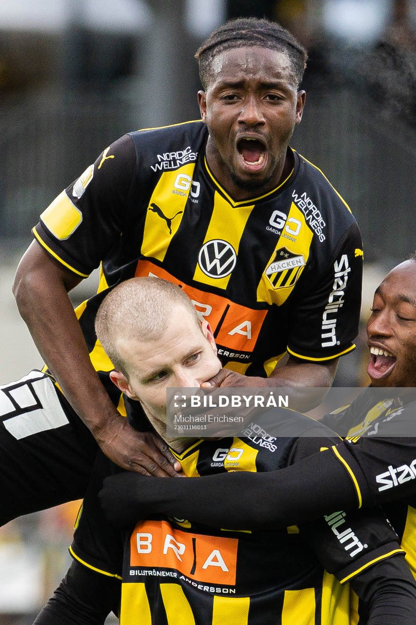 Häckens Simon Gustafson jublar