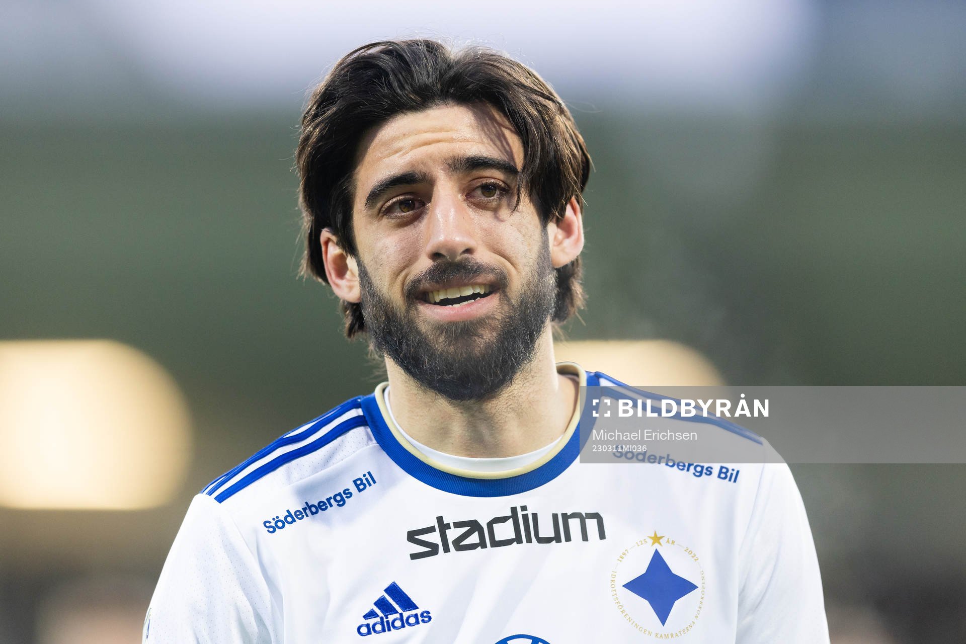 IFK Norrköpings Kristoffer Khazeni rörd efter hyllning av fansen efter kvartsfinalen i Svenska Cupen i fotboll mellan Häcken och IFK Norrköping den 11 mars 2023 i Göteborg.