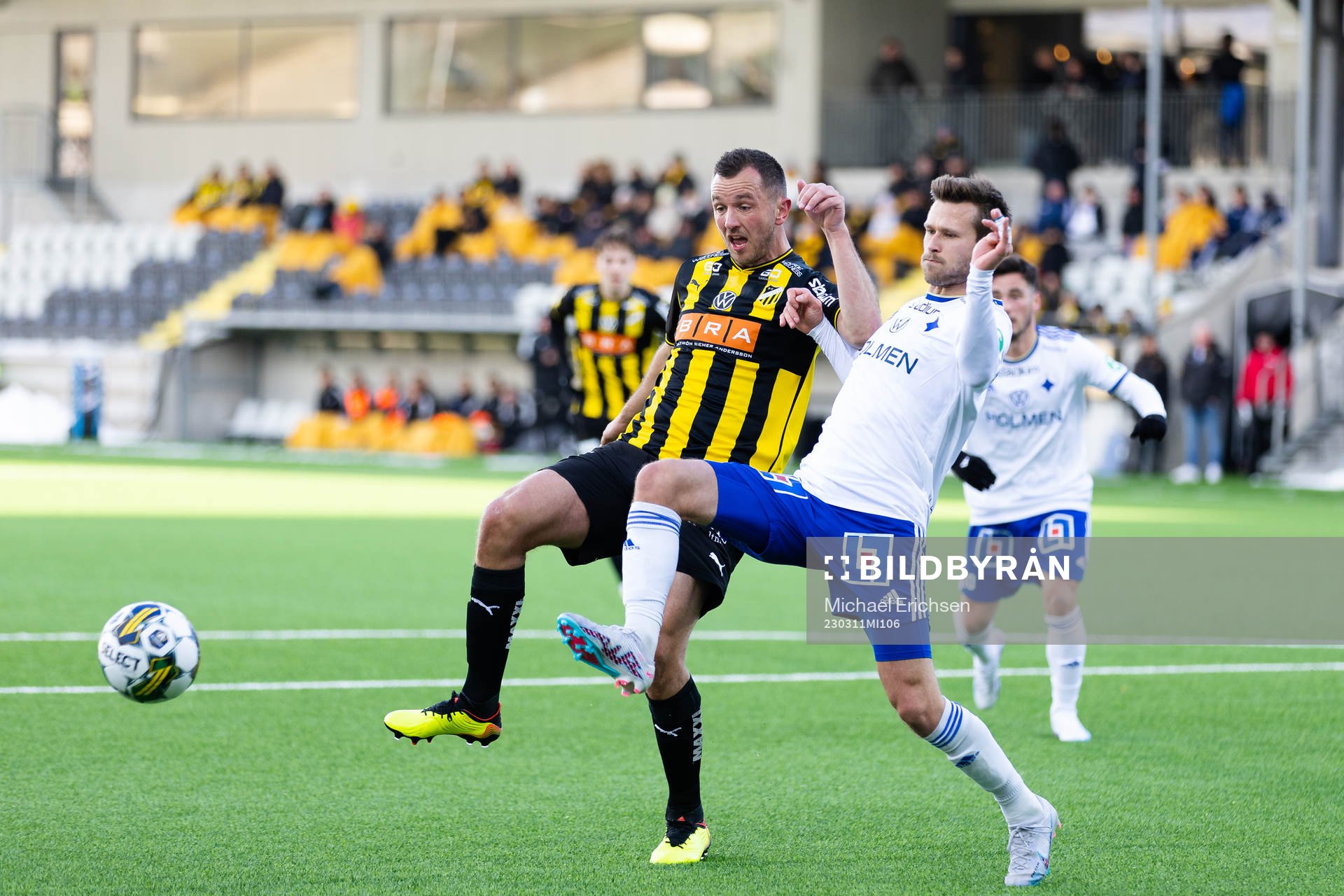 Häckens Even Hovland och IFK Norrköpings Arnor Traustason