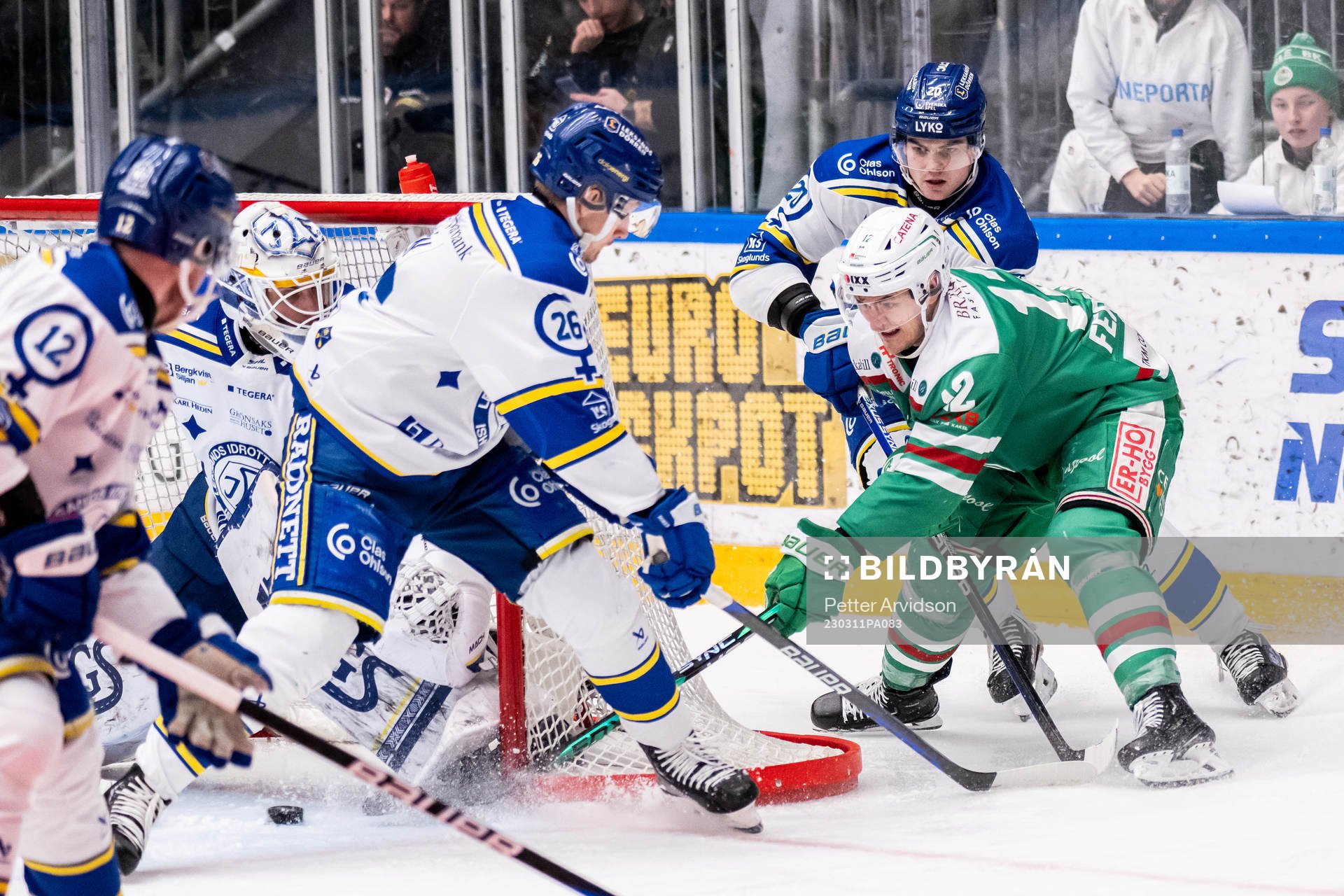 Rögles Brady Ferguson oroar mot Leksands målvakt Mantas