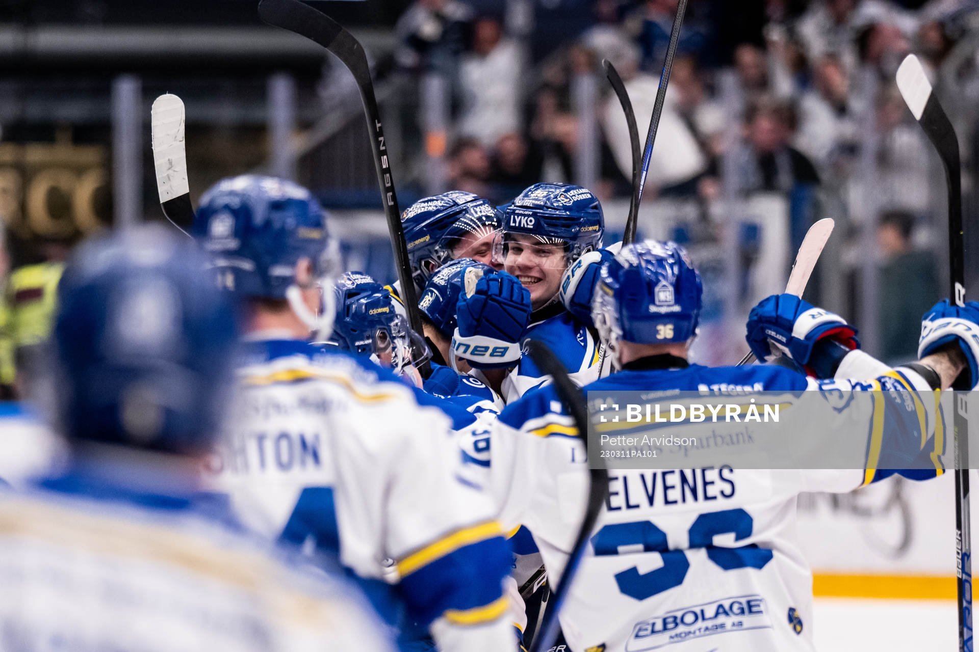 Leksands Lian Bichsel jublar med lagkamrater