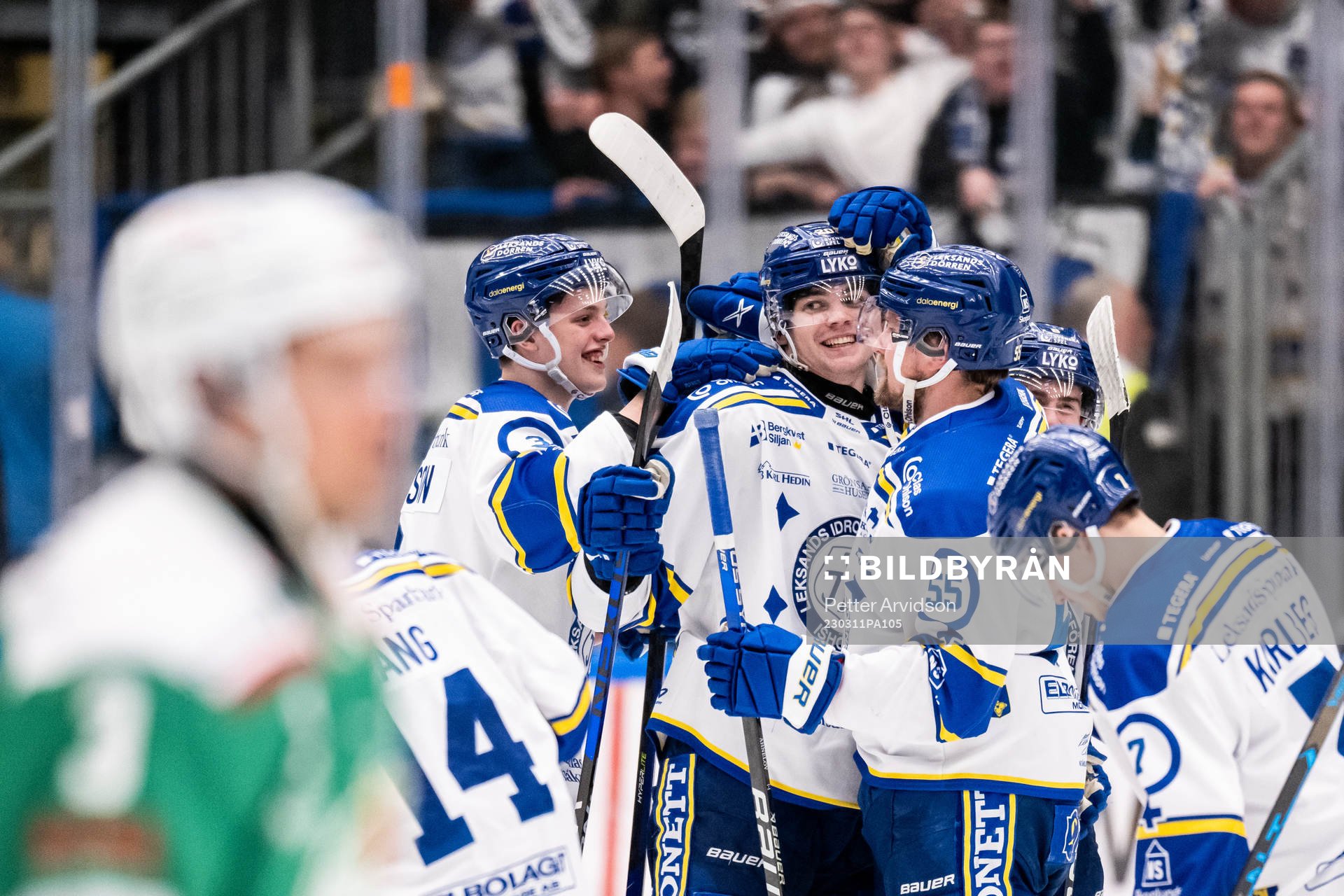 Leksands Lian Bichsel jublar med lagkamrater