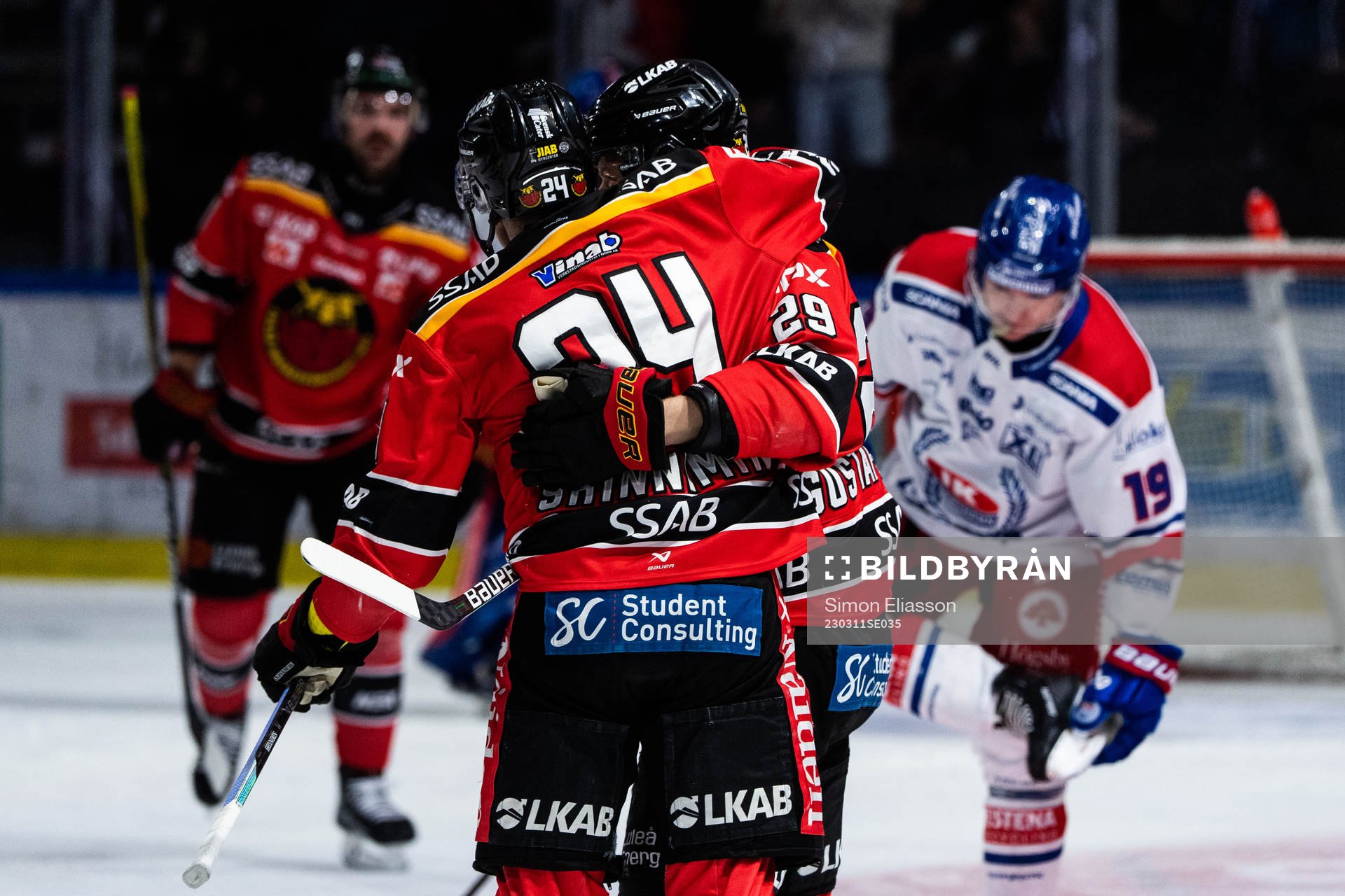 Luleås Brendan Shinnimin jublar