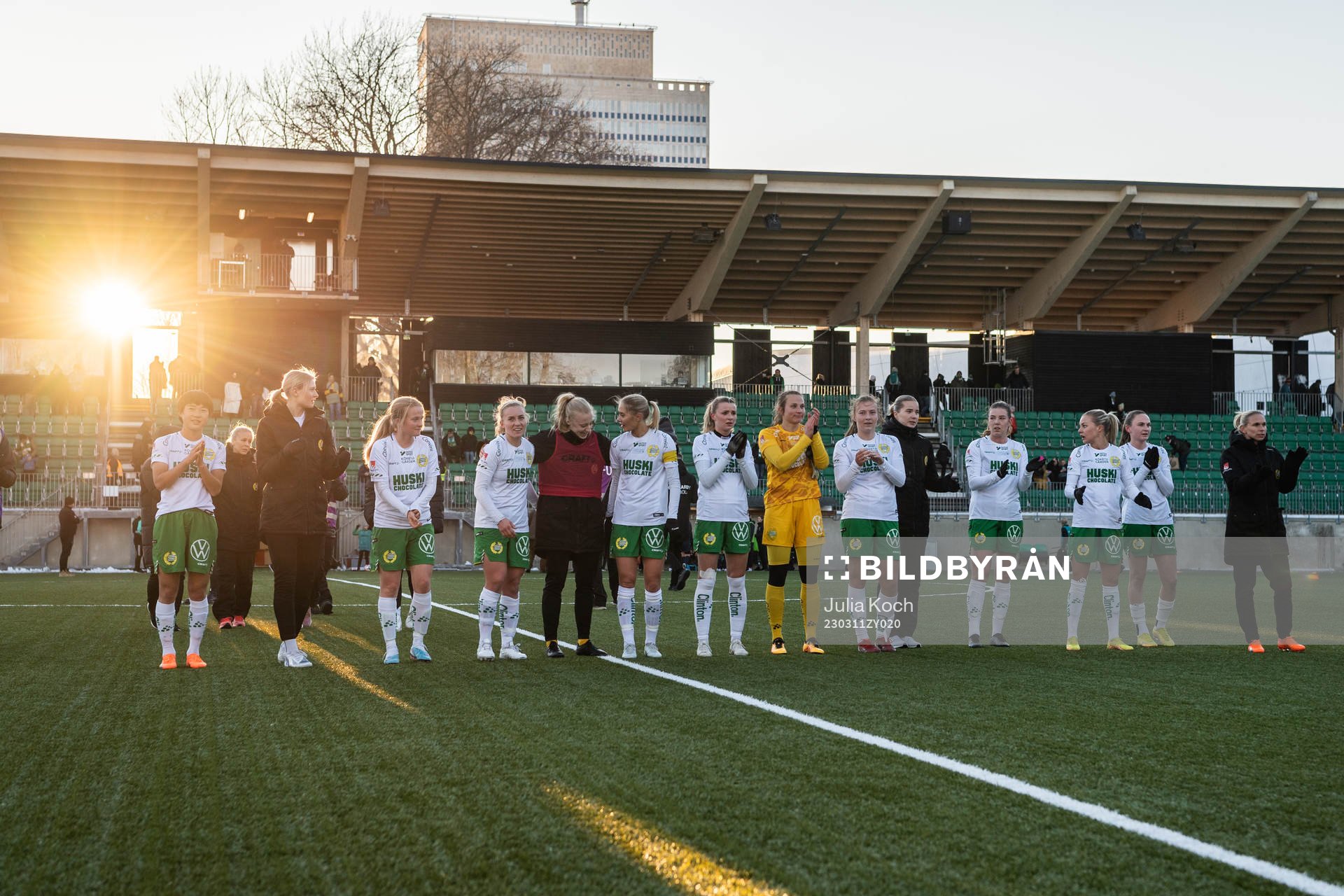 Hammarbys spelare jublar
