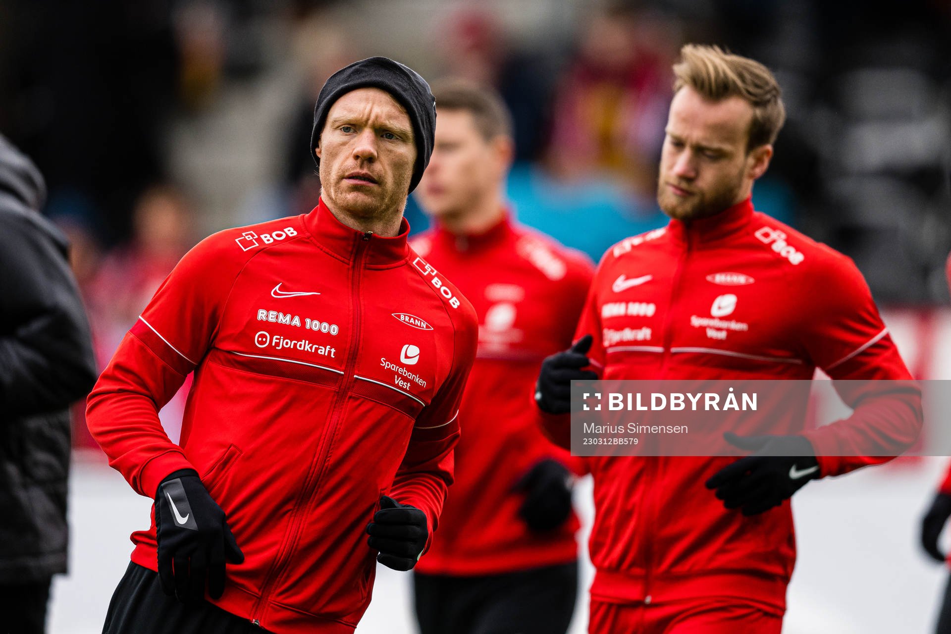 Sivert Heltne Nilsen of Brann warms up