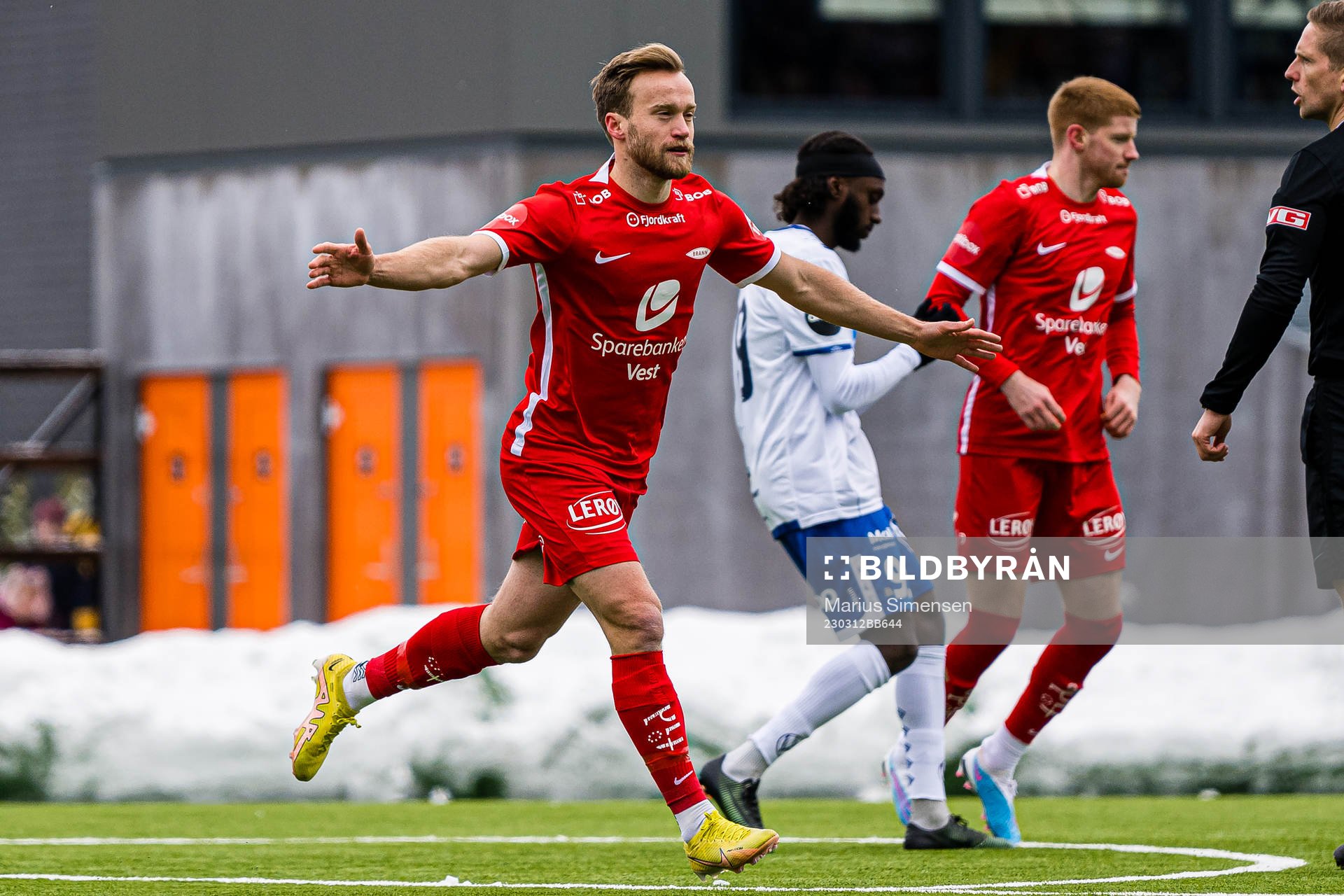 Bård Finne of Brann celebrates