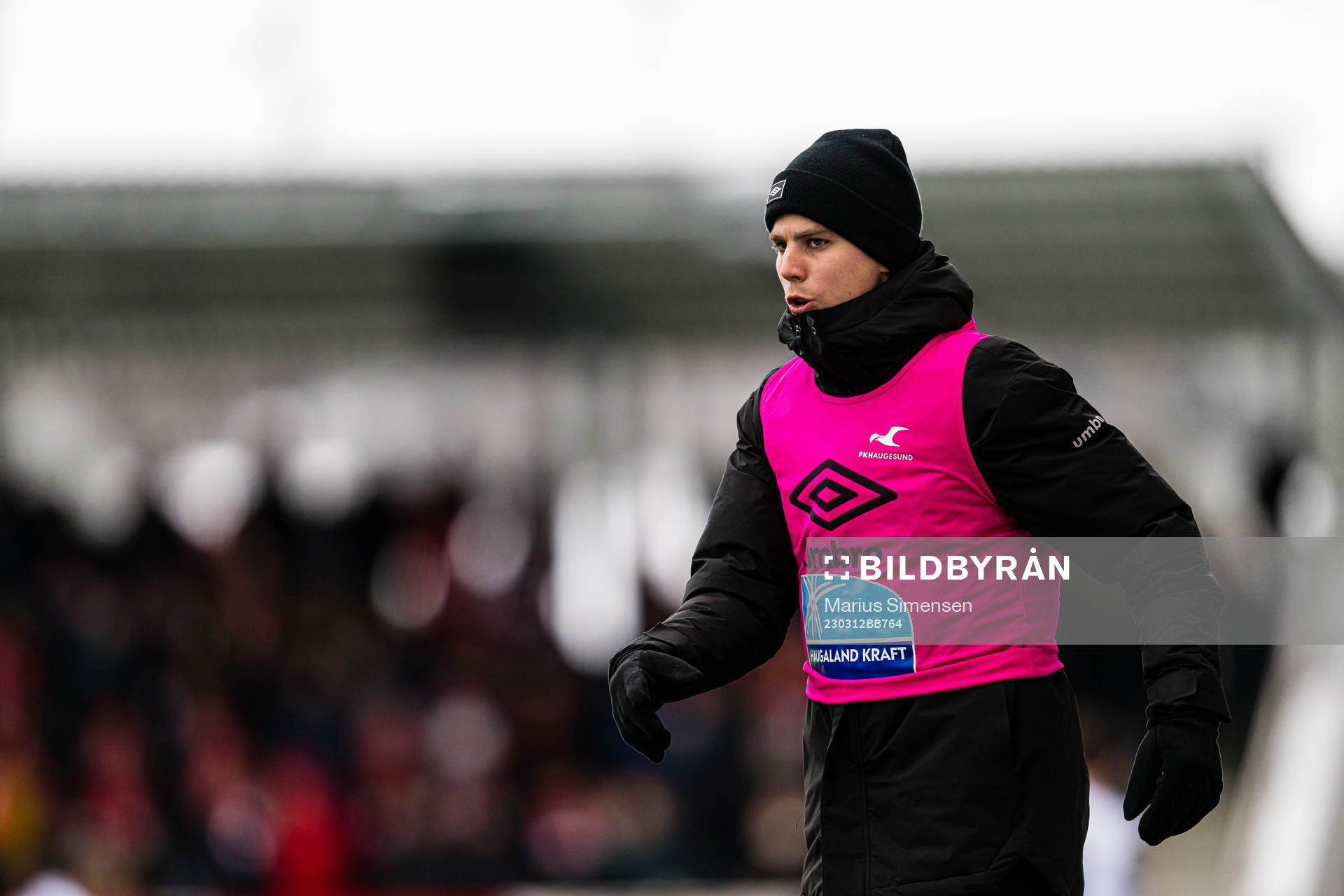 Martin Samuelsen of Haugesund warms up
