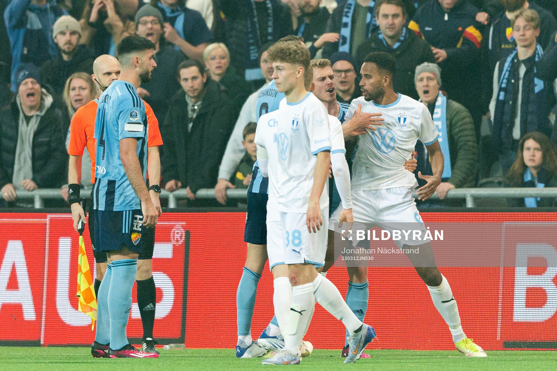 Malmö FFs Isaac Kiese Thelin och Djurgårdens Besard