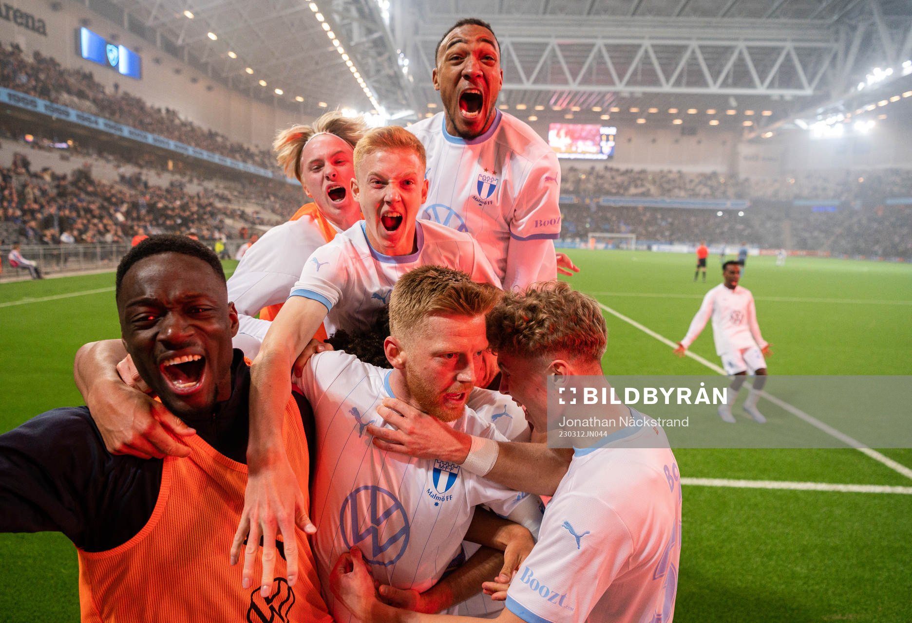 Malmö FFs målvakt Ismael Diawara , Hugo Larsson , Derek