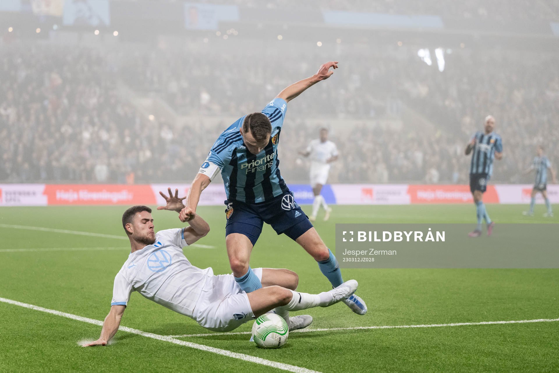 Malmö FFs Gabriel Busanello och Djurgårdens Piotr