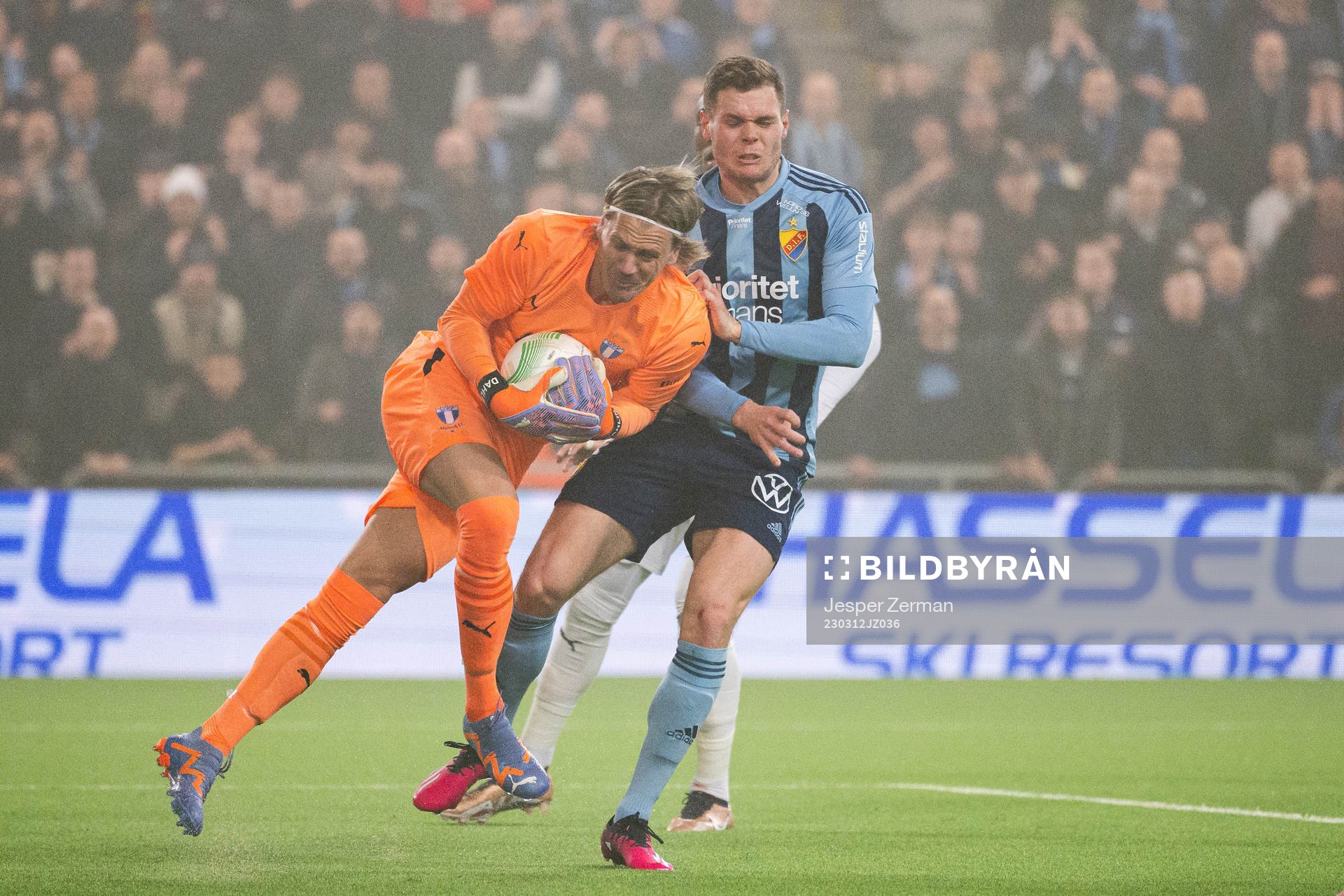 Malmö FFs målvakt Johan Dahlin och Djurgårdens Jacob
