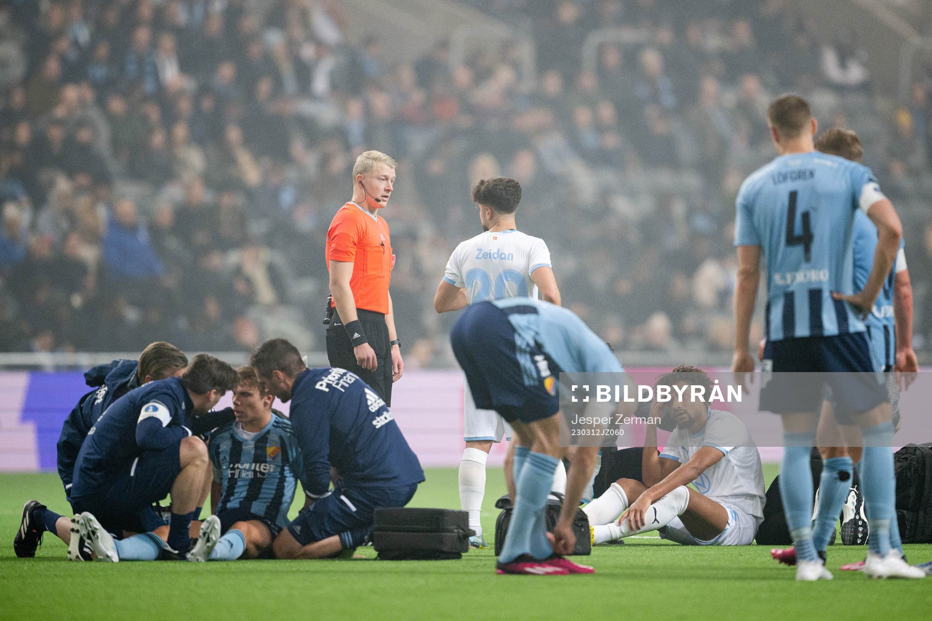 Djurgårdens Elias Andersson och Malmö FFs Joseph Ceesay