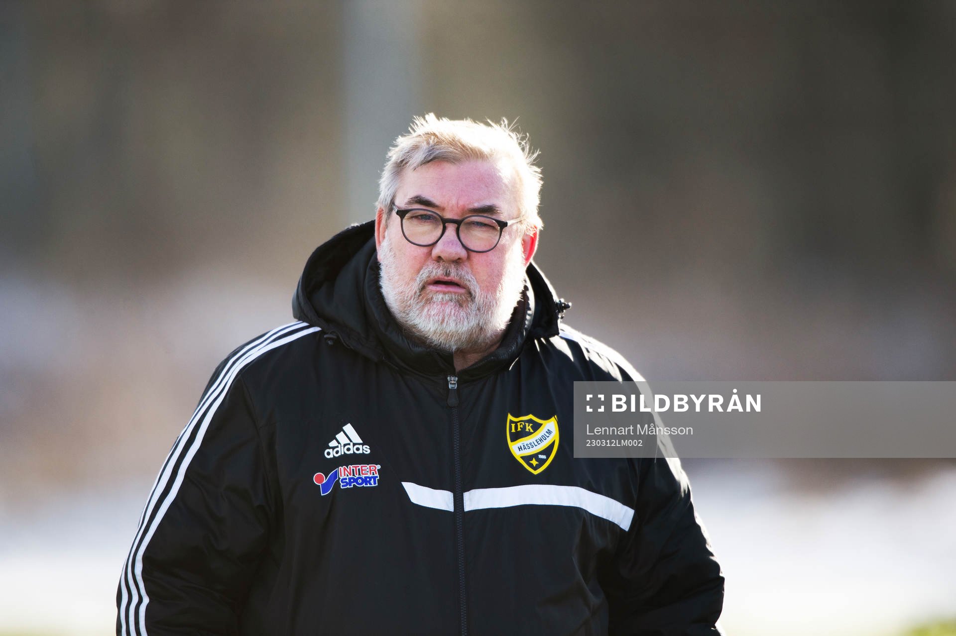 IFK Hässleholms tränare Patrik Lennartsson i matchen i DM