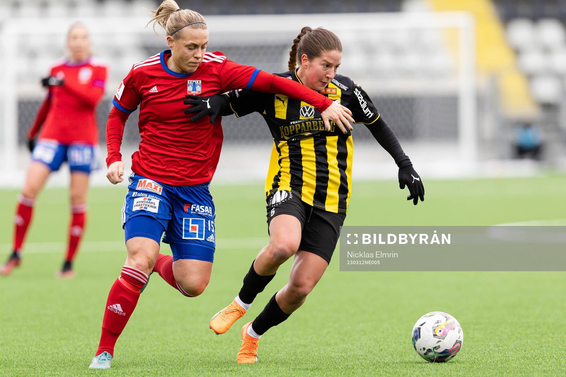 Vittsjös Nellie Persson och Häckens Ruby Grant under fotbollsmatchen i Svenska Cupen mellan Häcken och Vittsjö den 12 mars 2023 i Göteborg.
