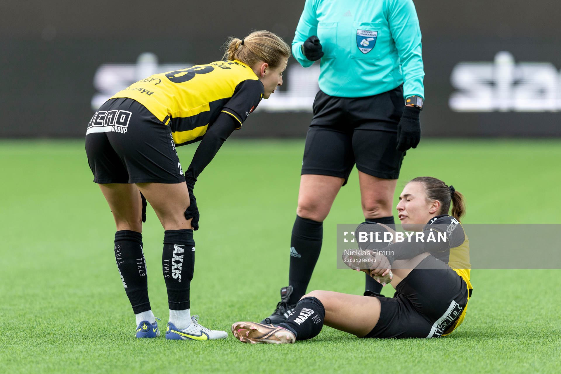 Häckens Alexandra Hellekant fick en smäll på foten under fotbollsmatchen i Svenska Cupen mellan Häcken och Vittsjö den 12 mars 2023 i Göteborg.
