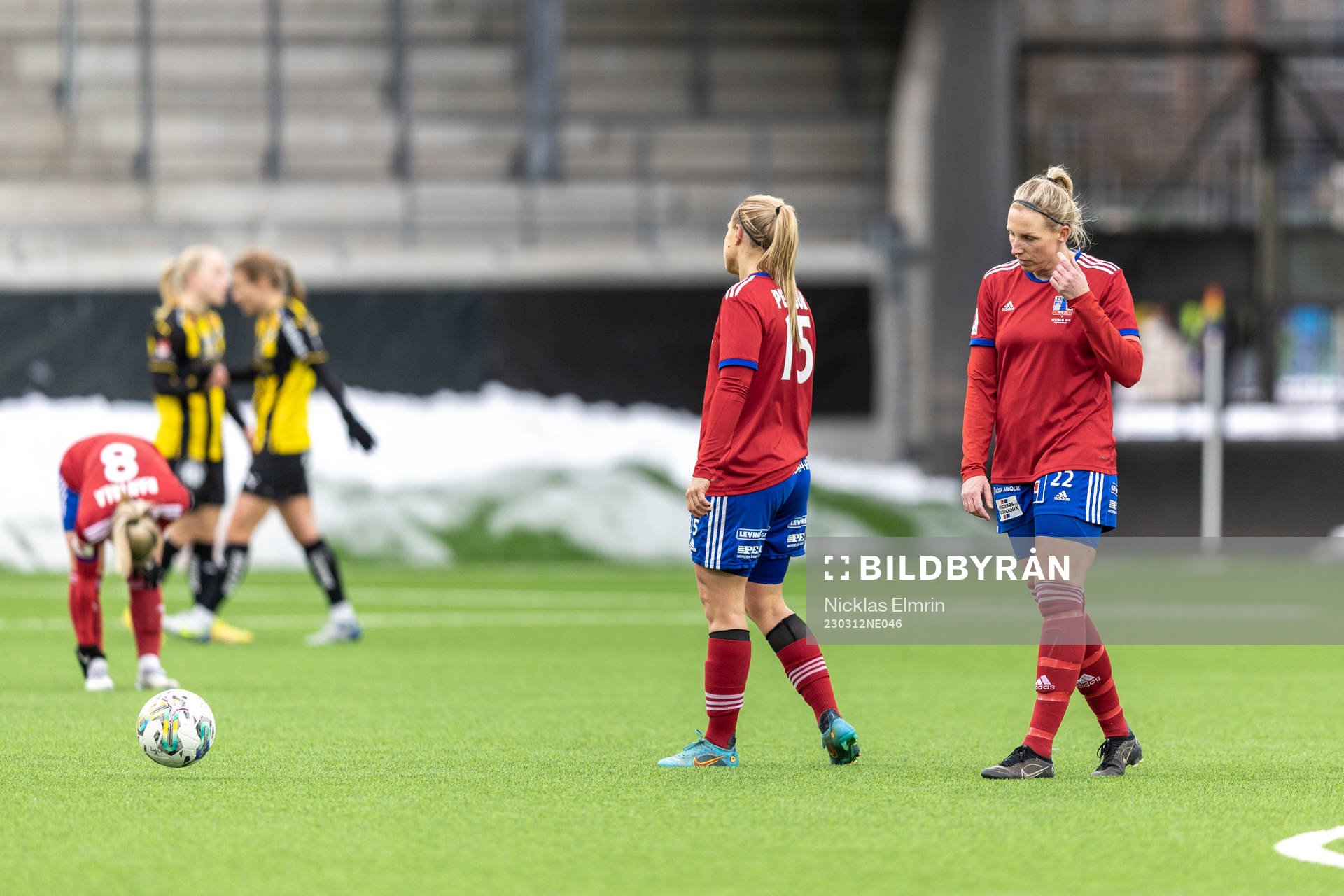 Vittsjös Nellie Persson och Sandra Adolfsson deppar