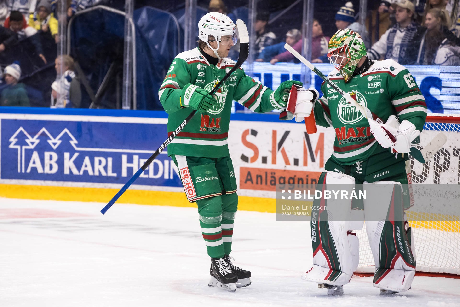 Rögles Tony Sund och Rögles målvakt Christoffer Rifalk