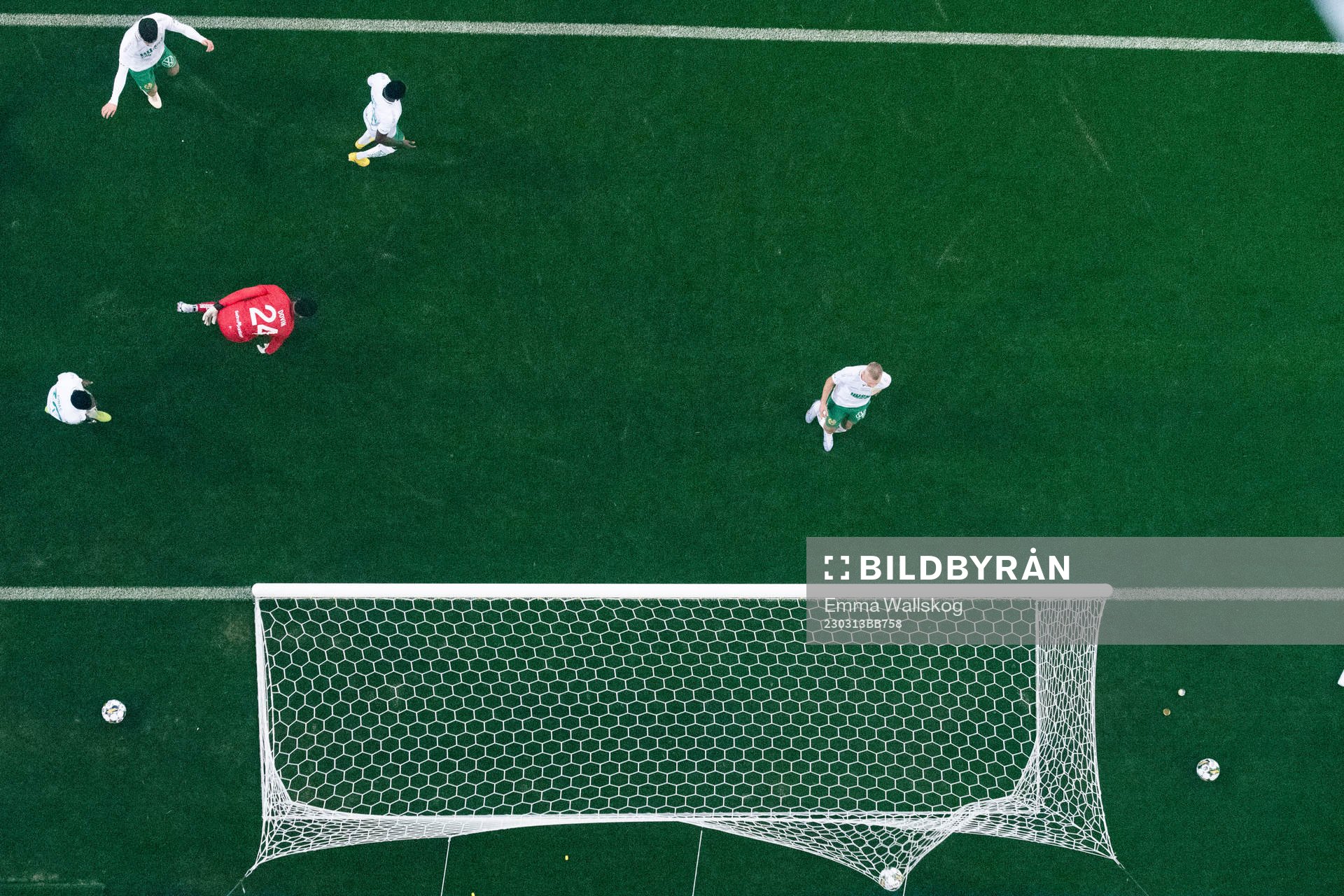 Hammarbys målvakt Oliver Dovin, Simon Strand deppar