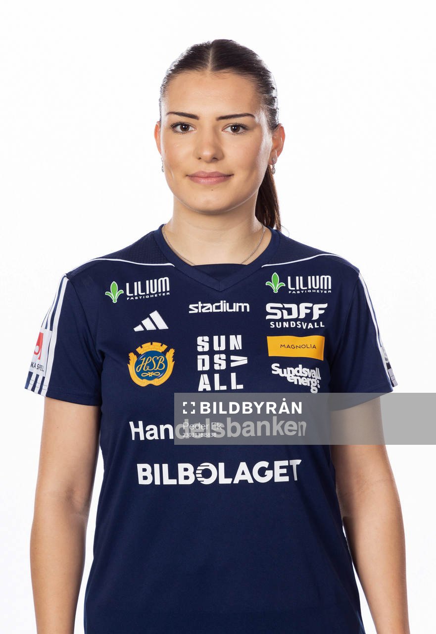 Sundsvalls Blerta Smaili poserar för ett porträtt den 13 mars 2023 i Sundsvall.