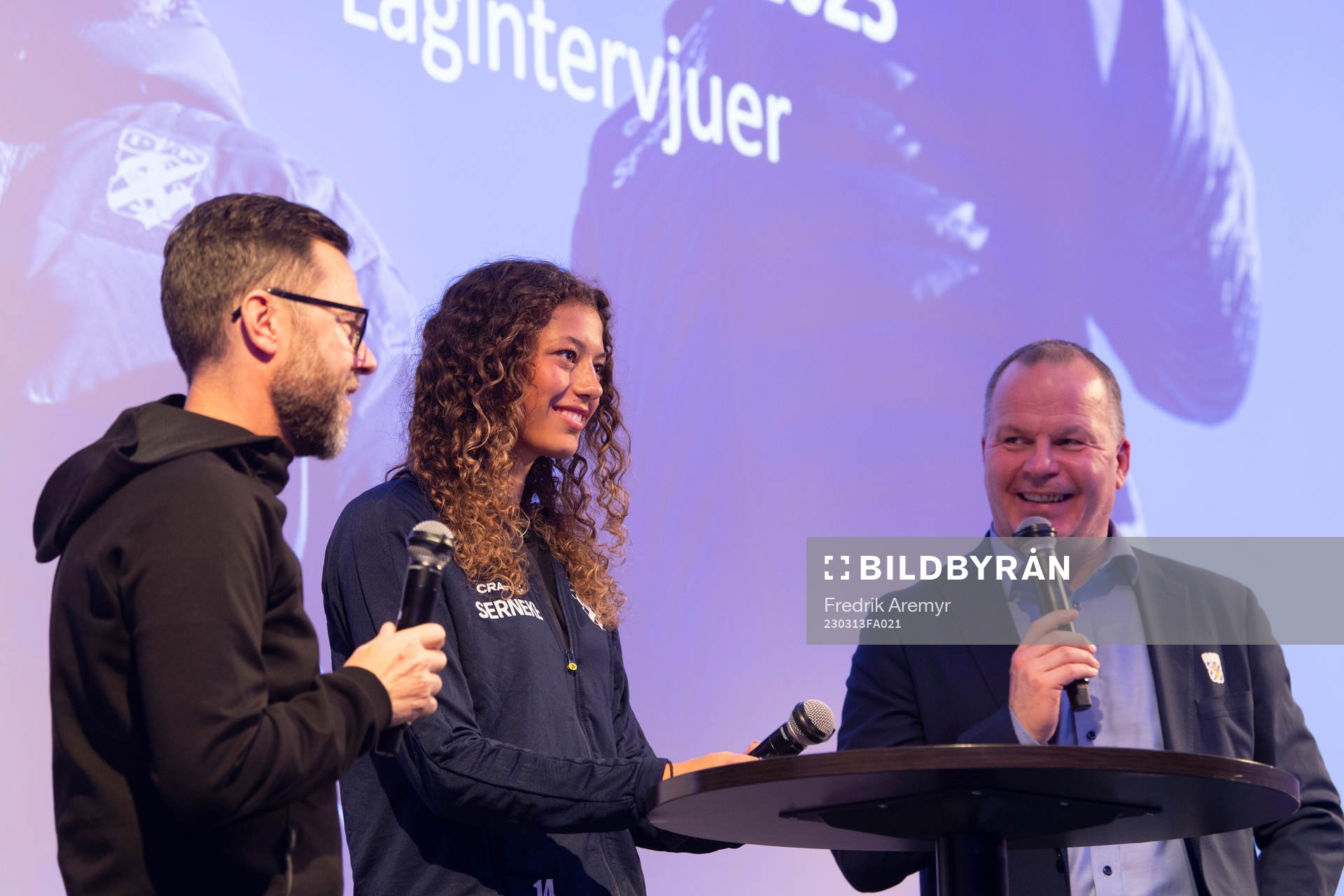 Huvudtränare A-lag Dam Peter Svanström, Malva Larsson och