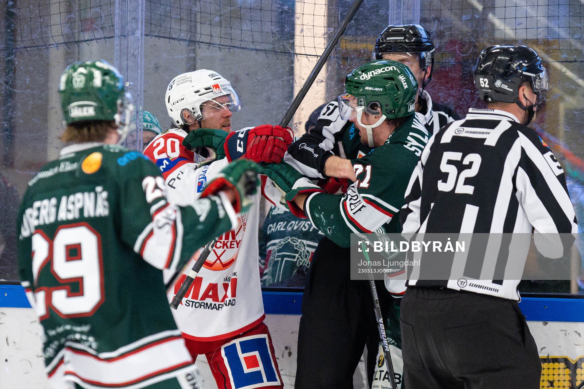 Bråk mellan Västerviks Macoy Erkamps och Tingsryds Daniel