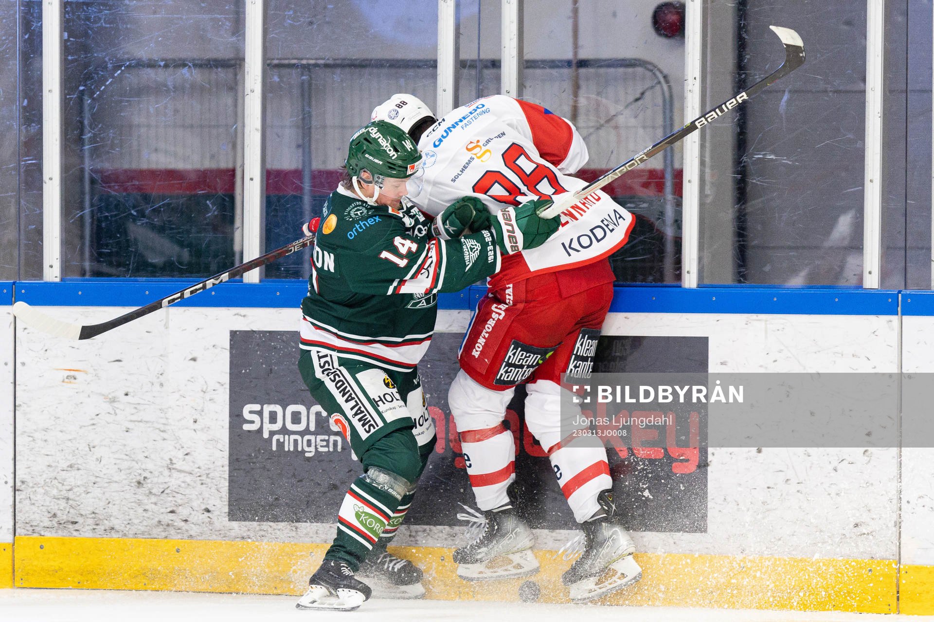 Tingsryds Elias Gunnarsson och Västerviks Matteo Gennaro