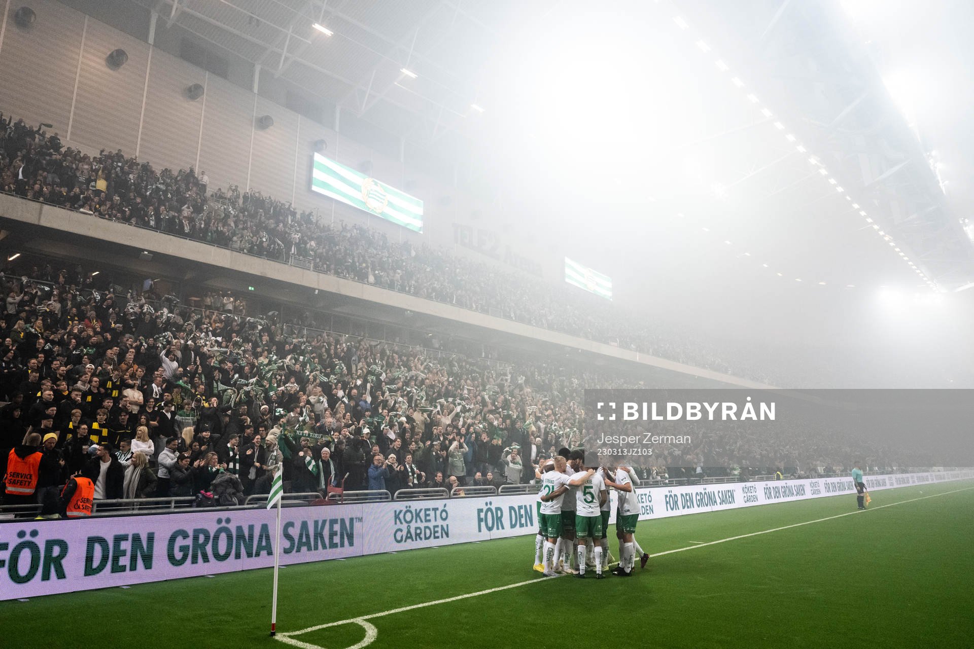 Hammarbys spelare jublar
