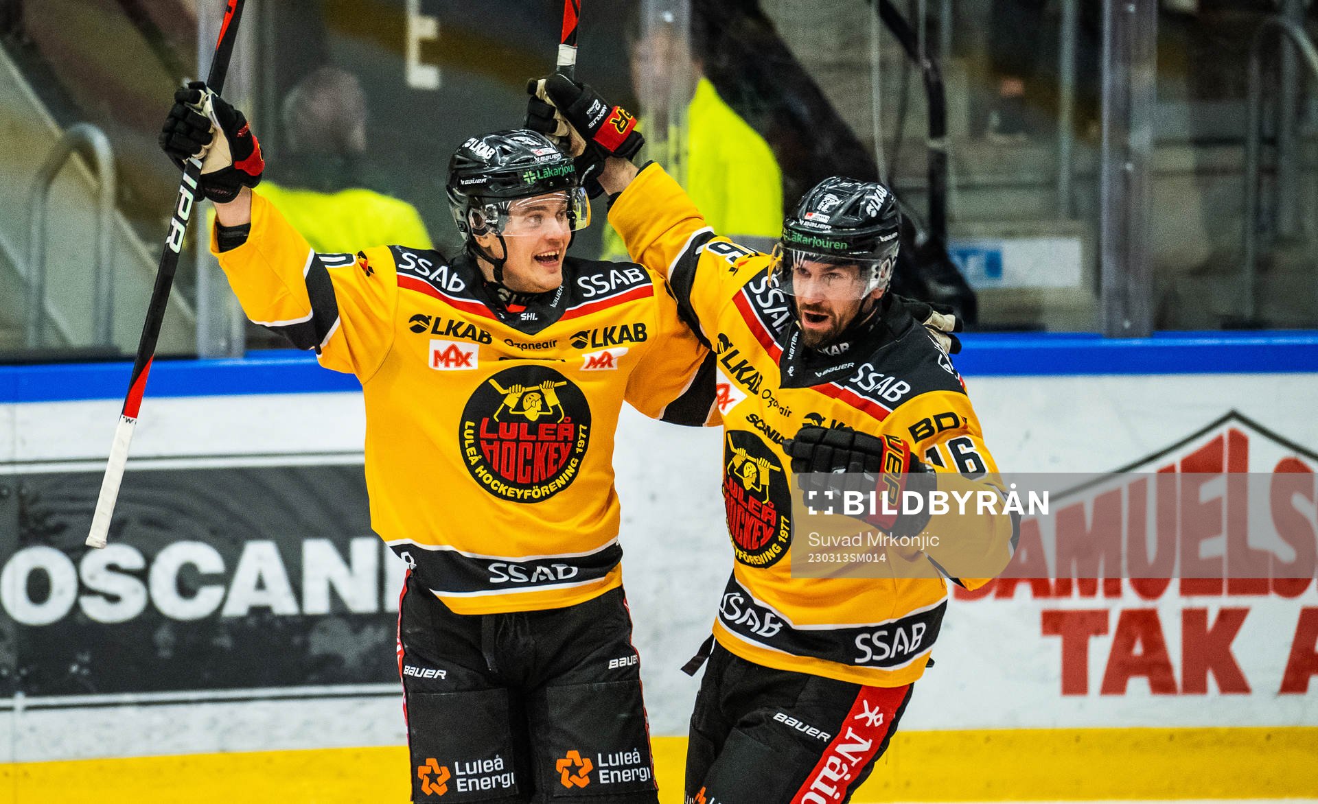 Luleås Julius Honka jublar med Niklas Olausson