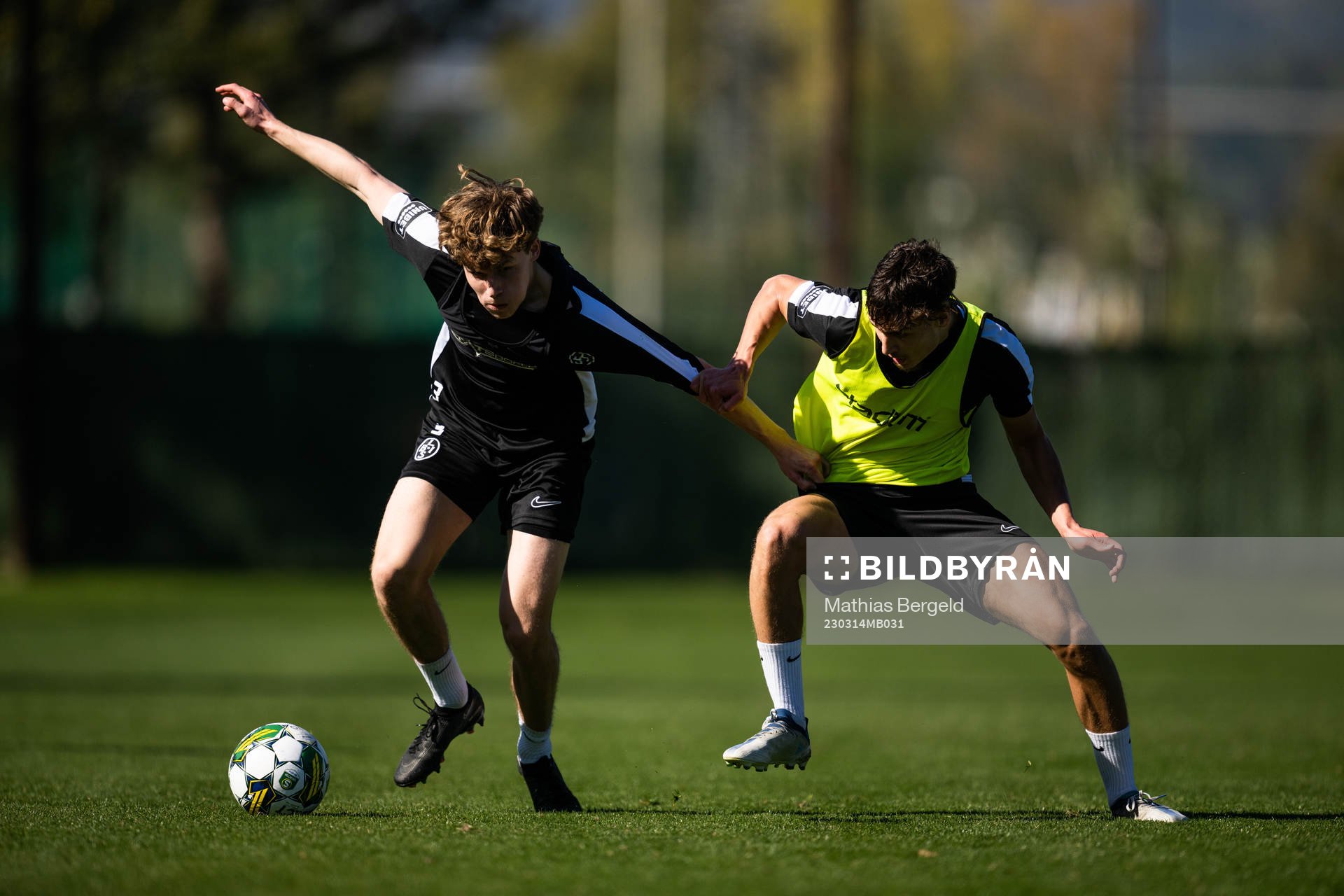 Jacob Perleman och Camil Jebara under en fotbollsträning med Landskrona den 14 mars 2023 i Marbella. 