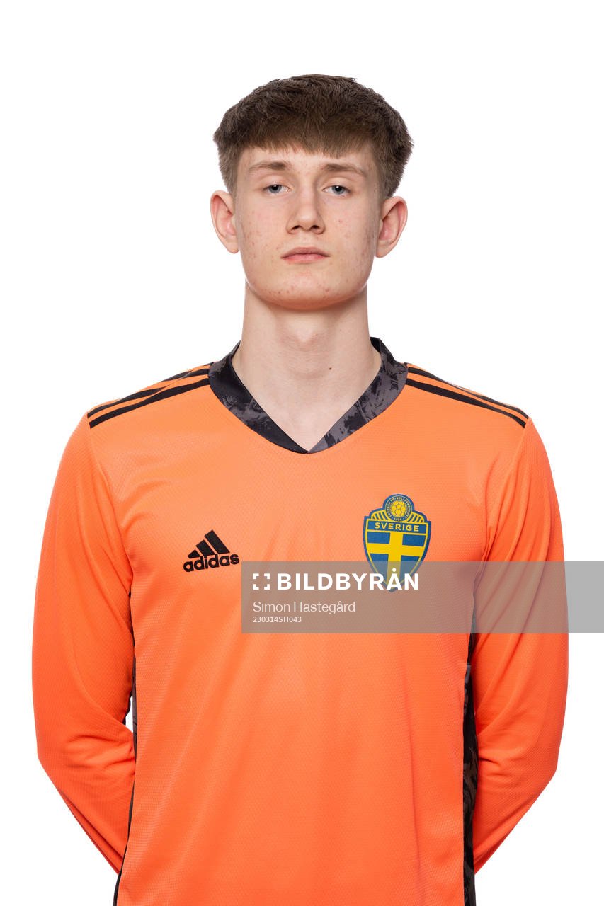 iHugo Travancic, Målvakt i P16-landslaget