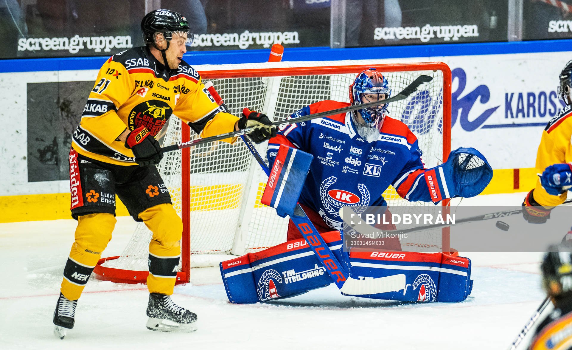 Luleås Juhani Tyrväinen och Oskarshamns målvakt Tim Juel
