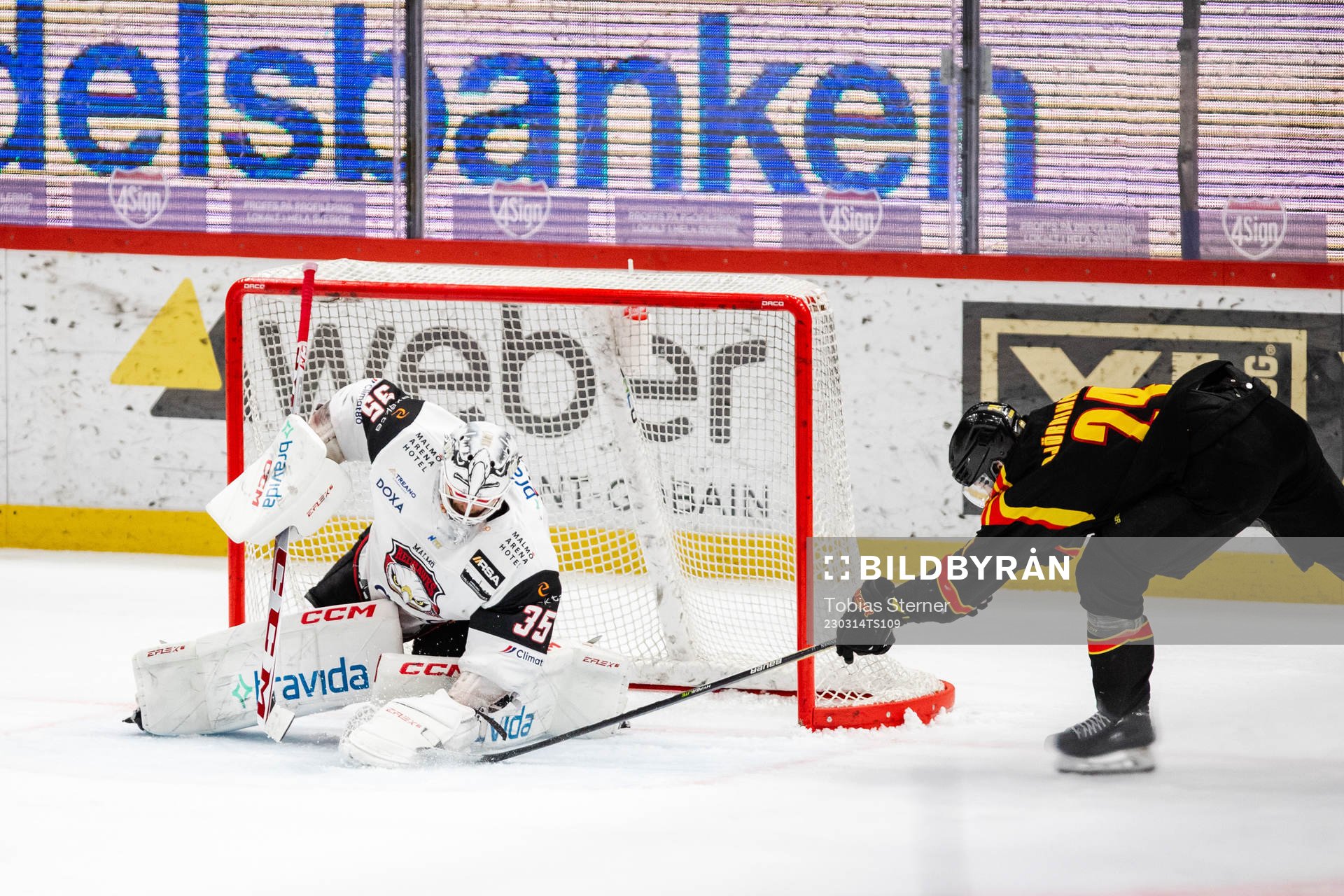 Malmö Redhawks målvakt Adam Werner och Brynäs Hannes