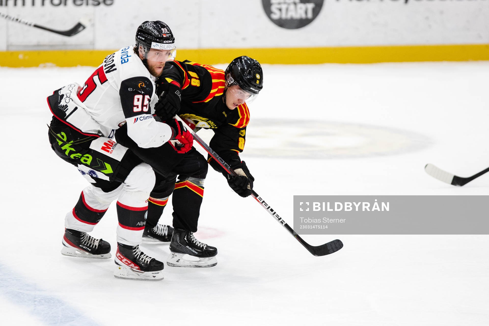 Malmö Redhawks Carl Persson och Brynäs Dmytro Timashov