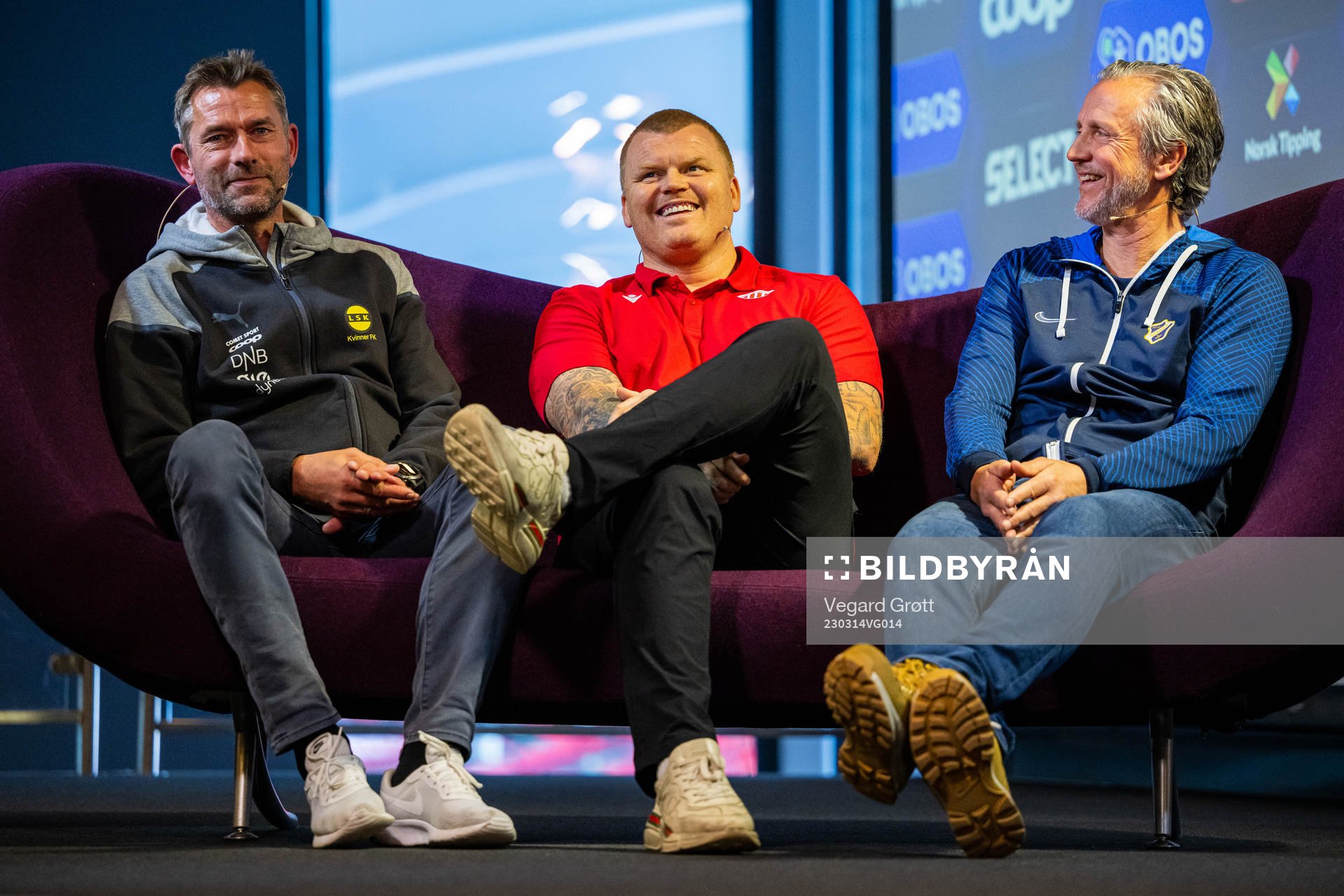 André Bergdølmo of LSK Kvinner, John Arne Riise of