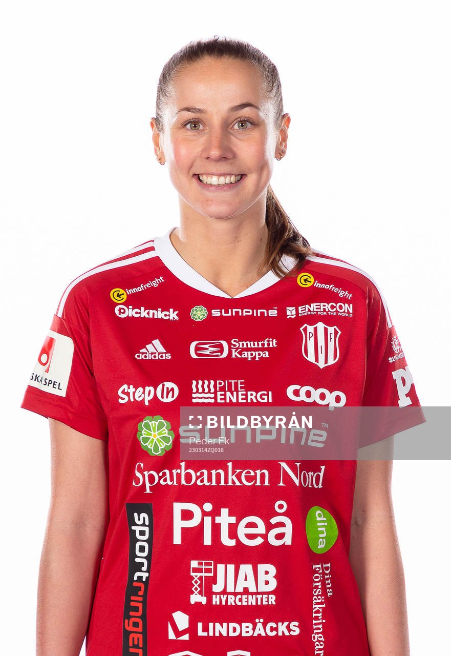 Piteås Olivia Holm