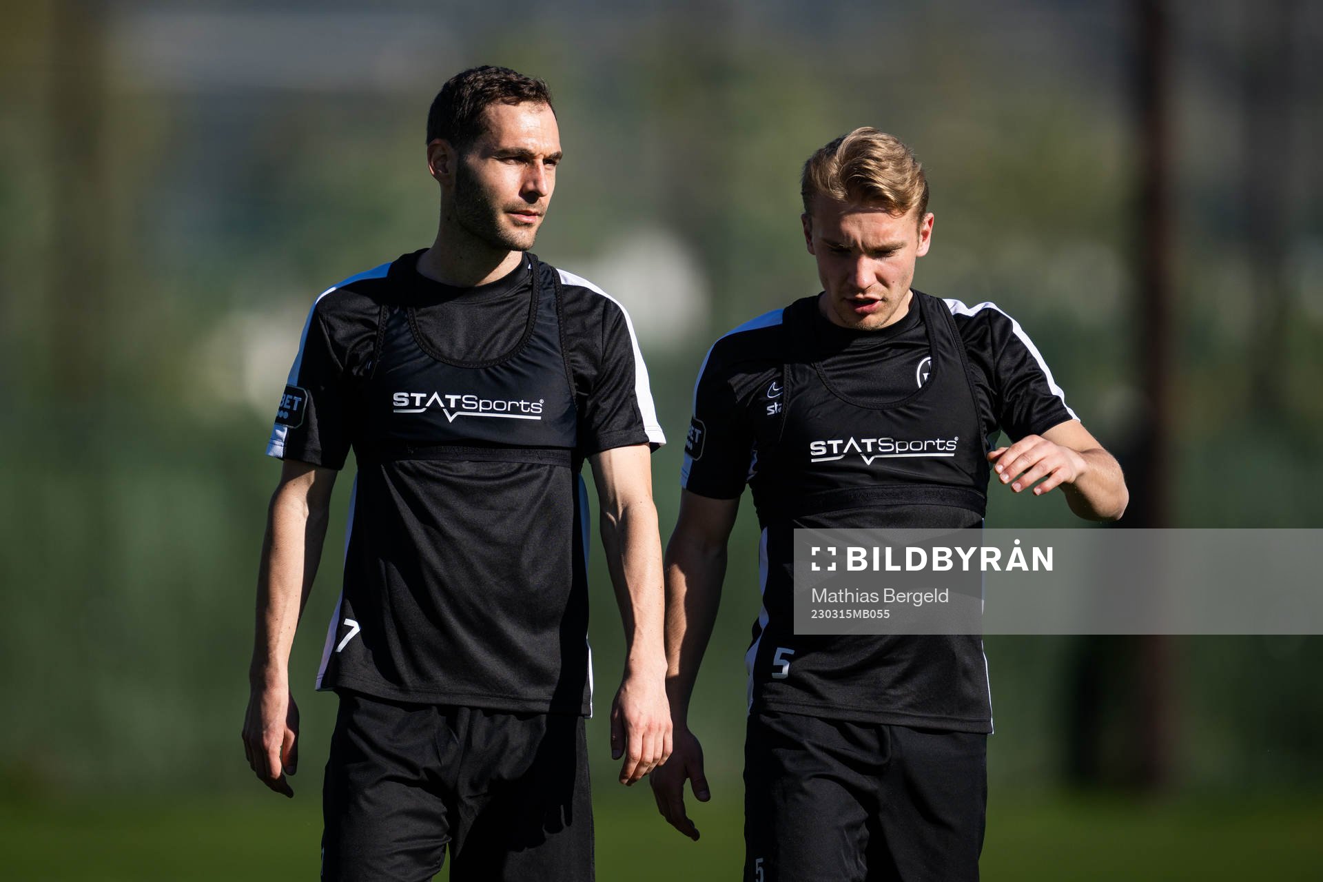 Alexander Tkacz och Edvin Dahlqvist under en fotbollsträning med Landskrona den 15 mars 2023 i Marbella. 