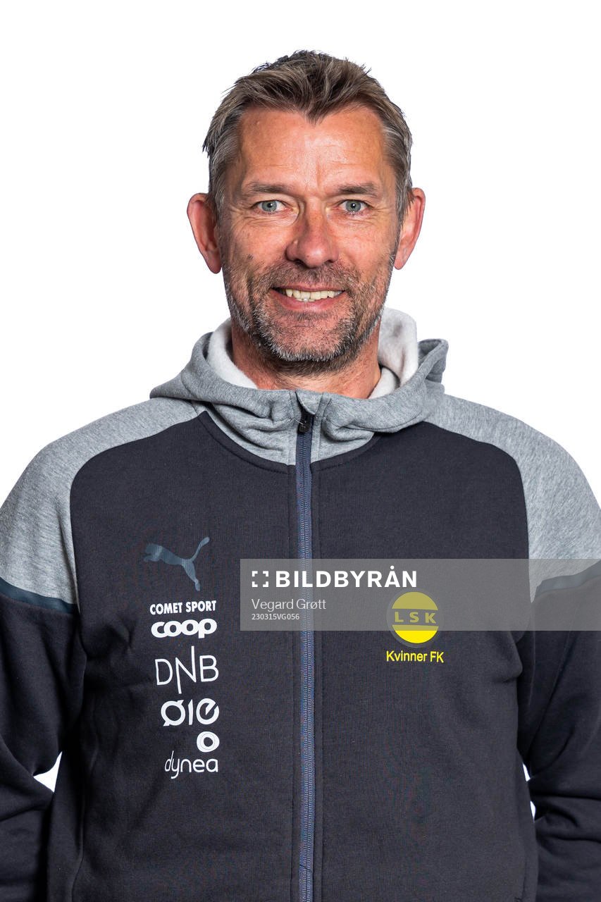 André Bergdølmo, head coach of LSK Kvinner, poses for a