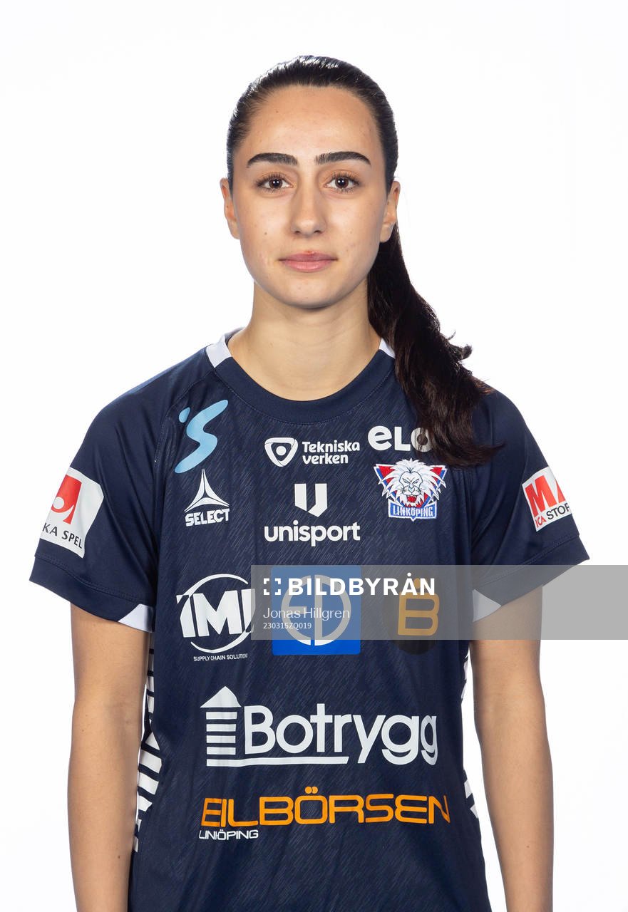 Linköpings Leona Özdemir poserar för ett porträtt den 15 mars2023 i Linköping.