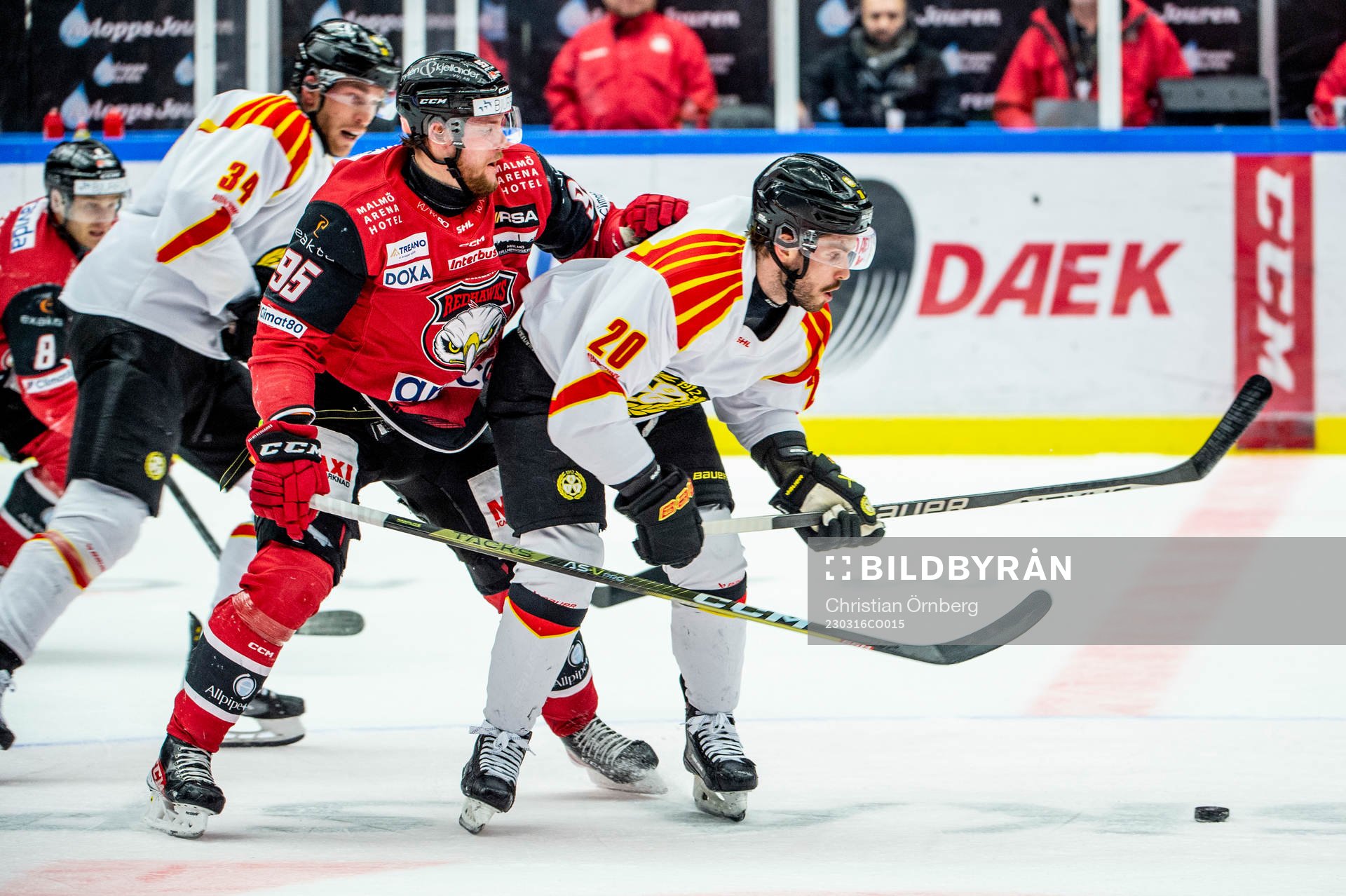 Brynäs Oula Palve mot Malmö Redhawks Carl Persson